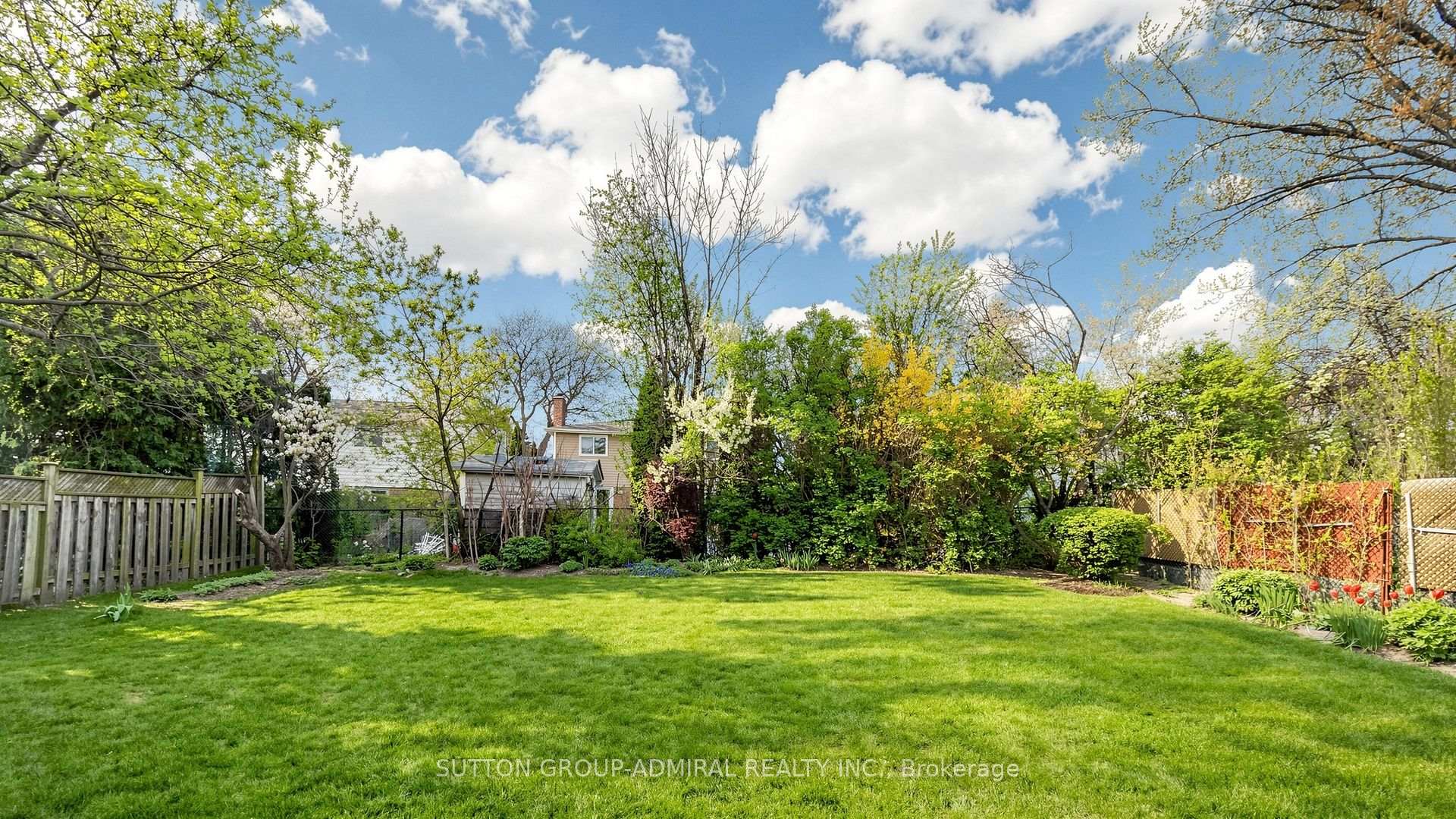 Photo 7 of 6 Shady Lane Crescent, Markham, Royal Orchard — HOMEH