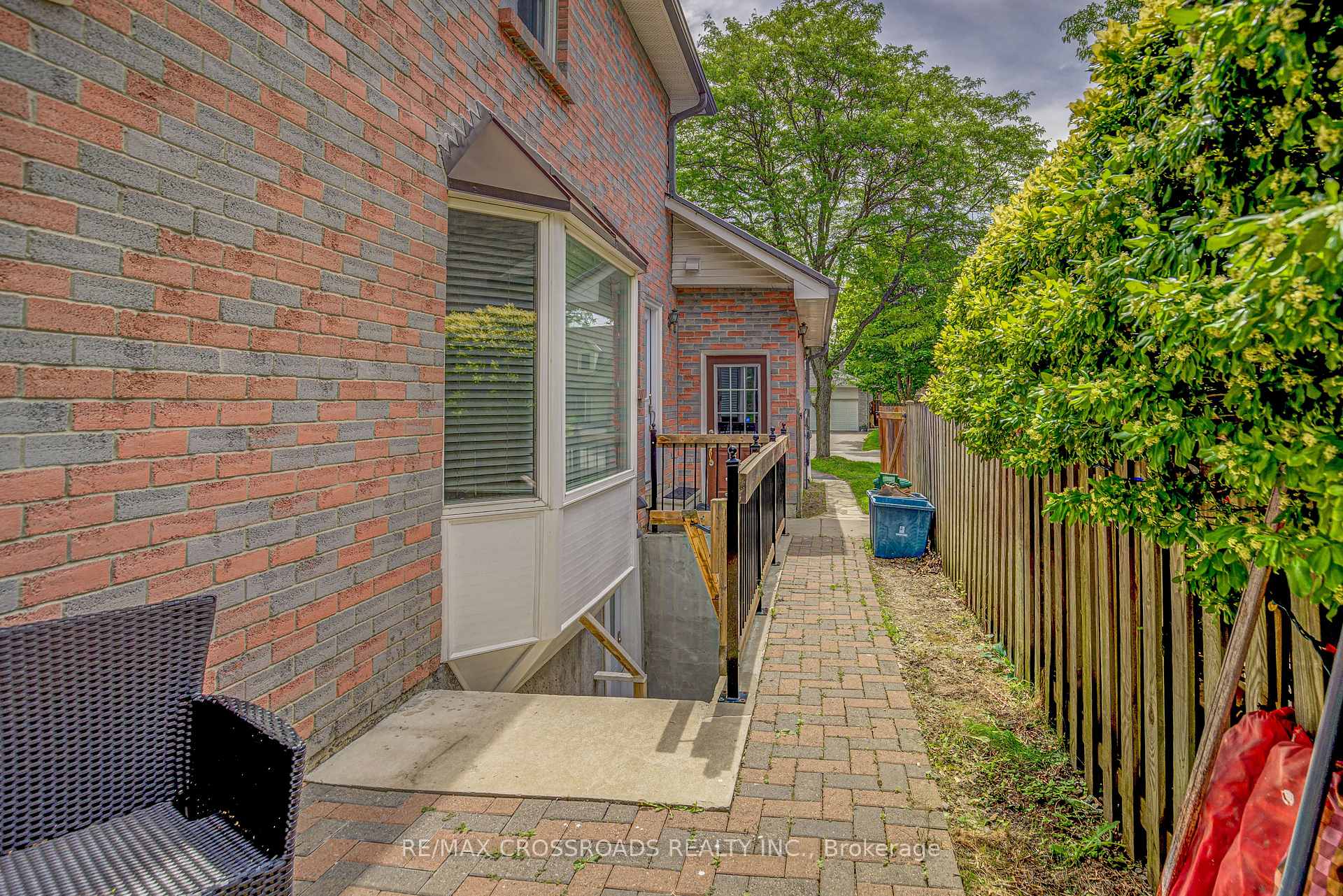 Photo 3 of 2 Viceregal Court, Whitby, Blue Grass Meadows — HOMEH