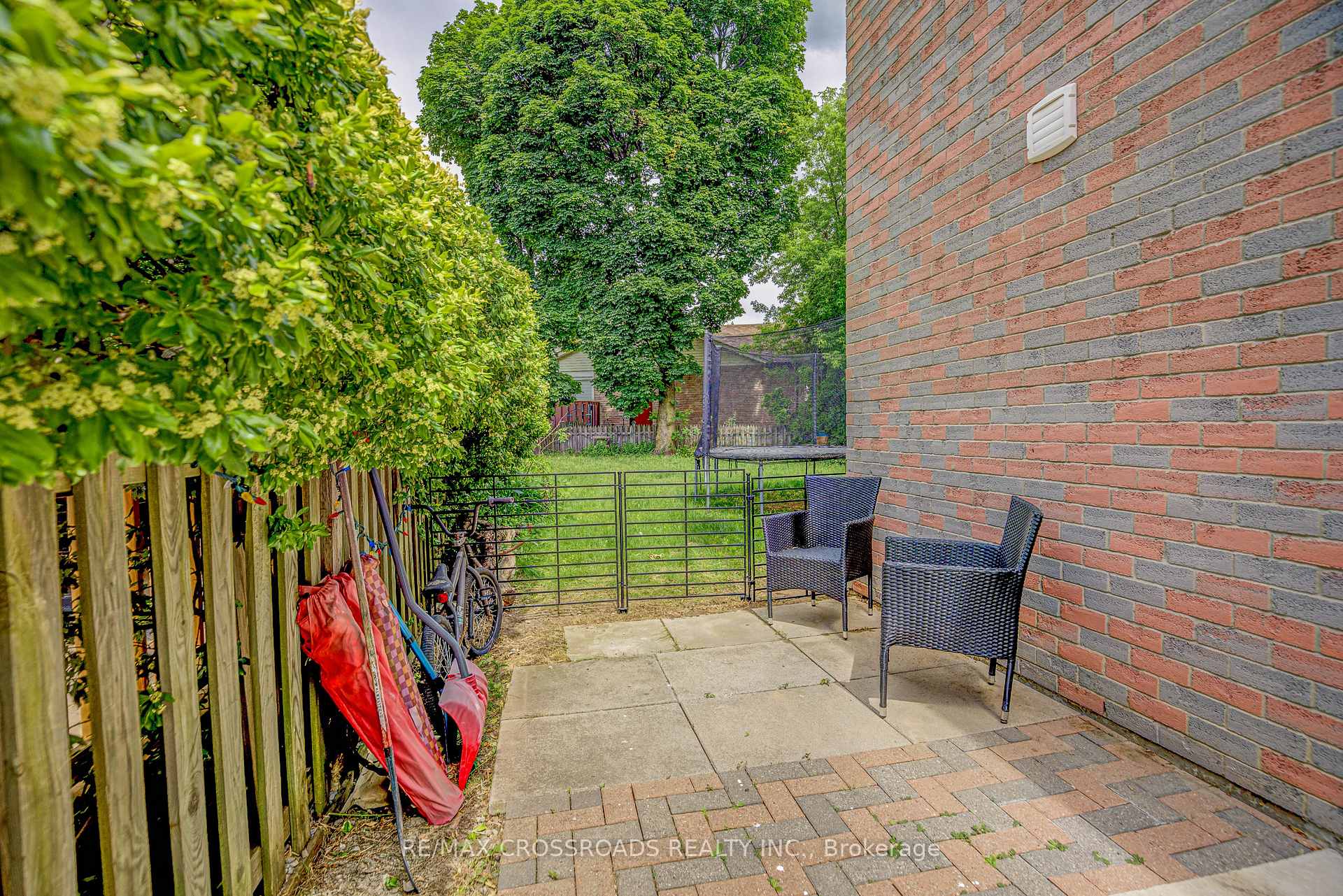 Photo 4 of 2 Viceregal Court, Whitby, Blue Grass Meadows — HOMEH