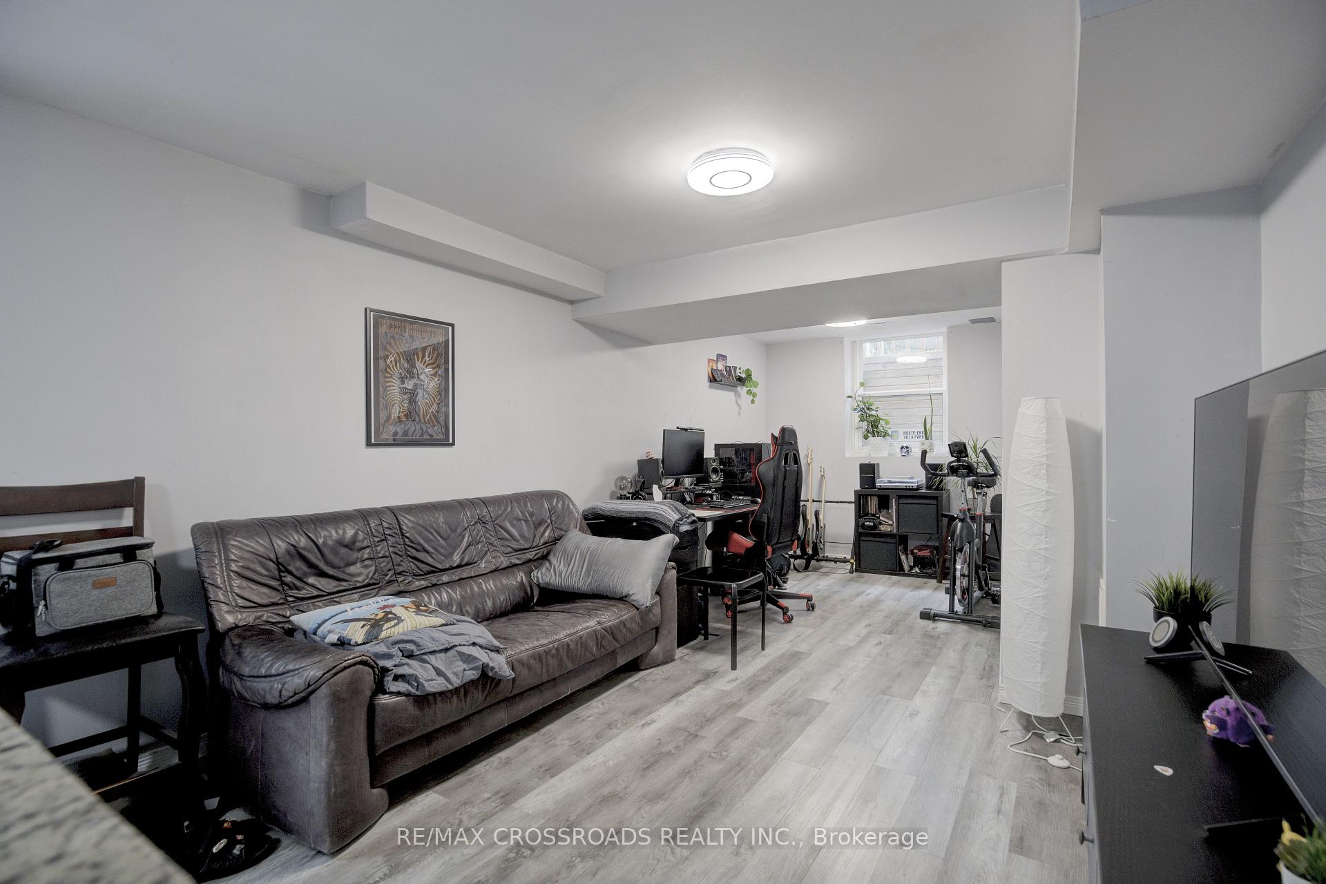 Photo 7 of 2 Viceregal Court, Whitby, Blue Grass Meadows — HOMEH