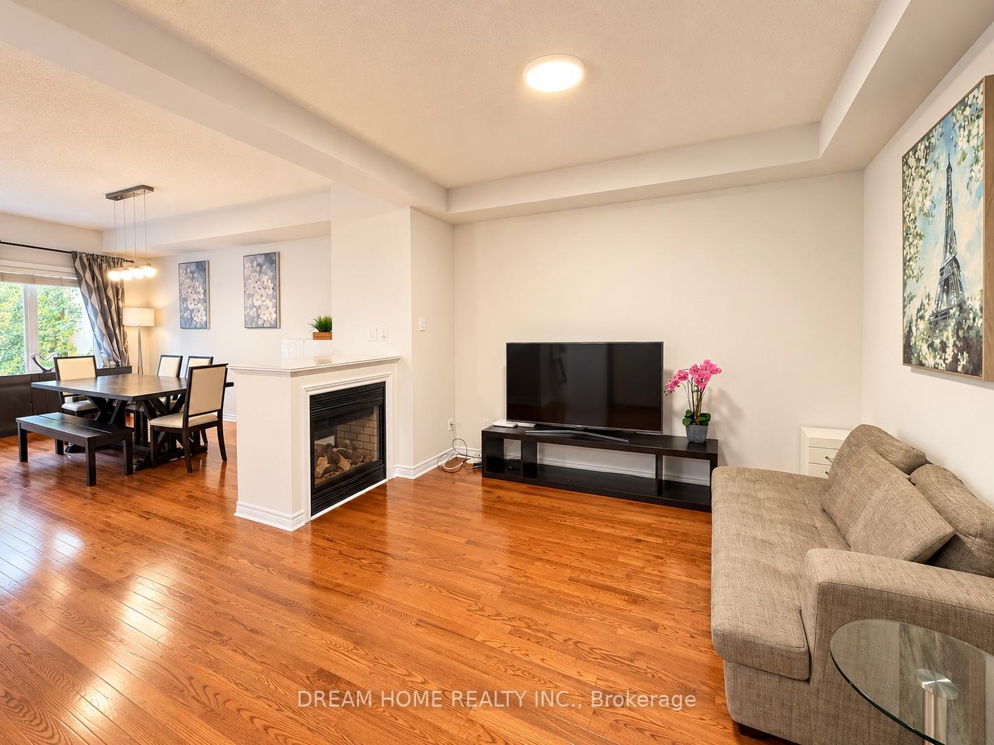 Photo 3 of 19 Rustic Avenue, Richmond Hill, Rouge Woods — HOMEH