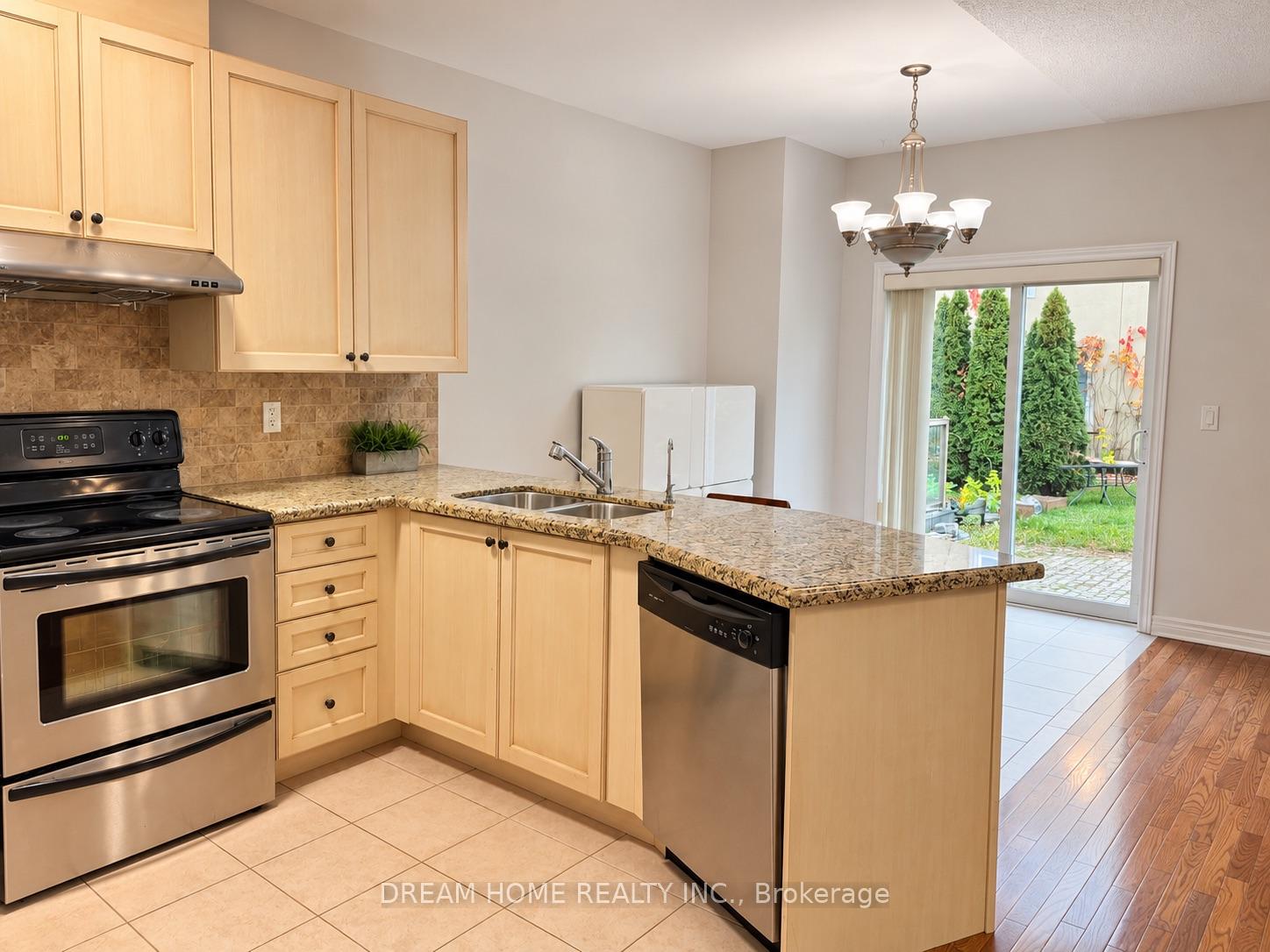 Photo 5 of 19 Rustic Avenue, Richmond Hill, Rouge Woods — HOMEH