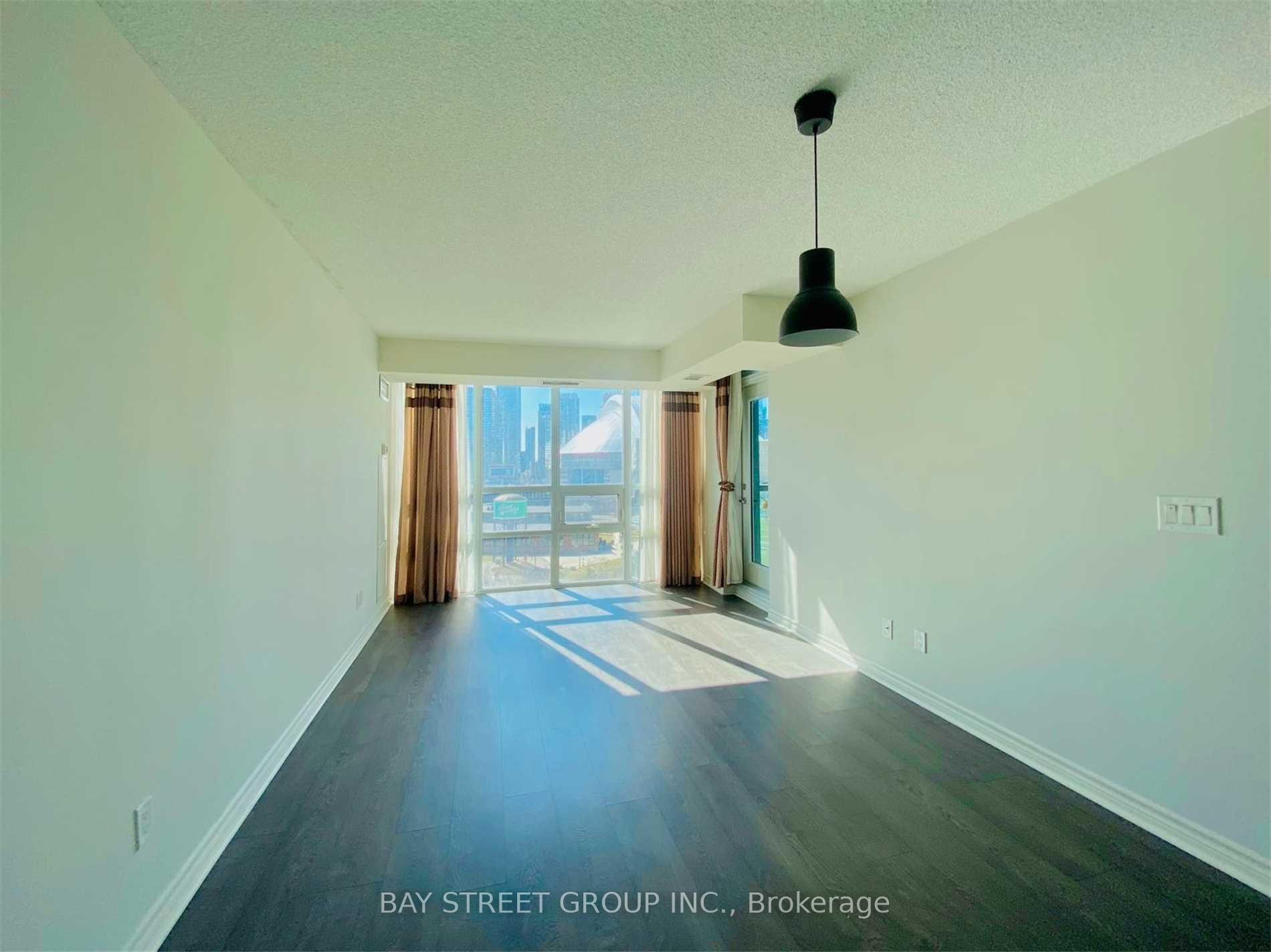 Photo 4 of Unit 1115, 25 Lower Simcoe Street, Toronto, Waterfront Communities — HOMEH