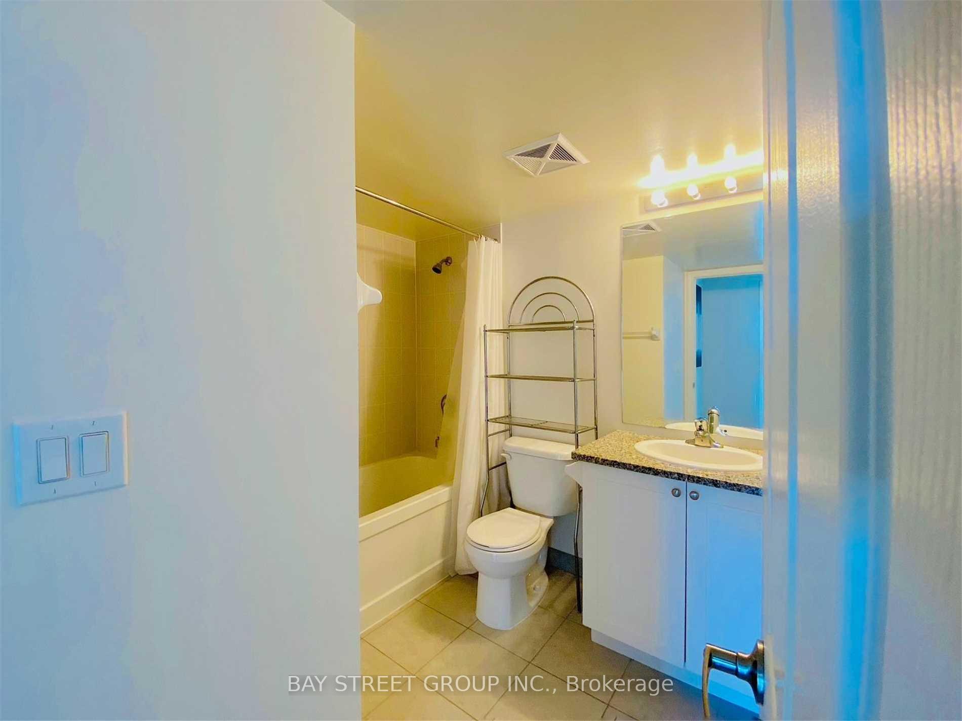 Photo 11 of Unit 1115, 25 Lower Simcoe Street, Toronto, Waterfront Communities — HOMEH
