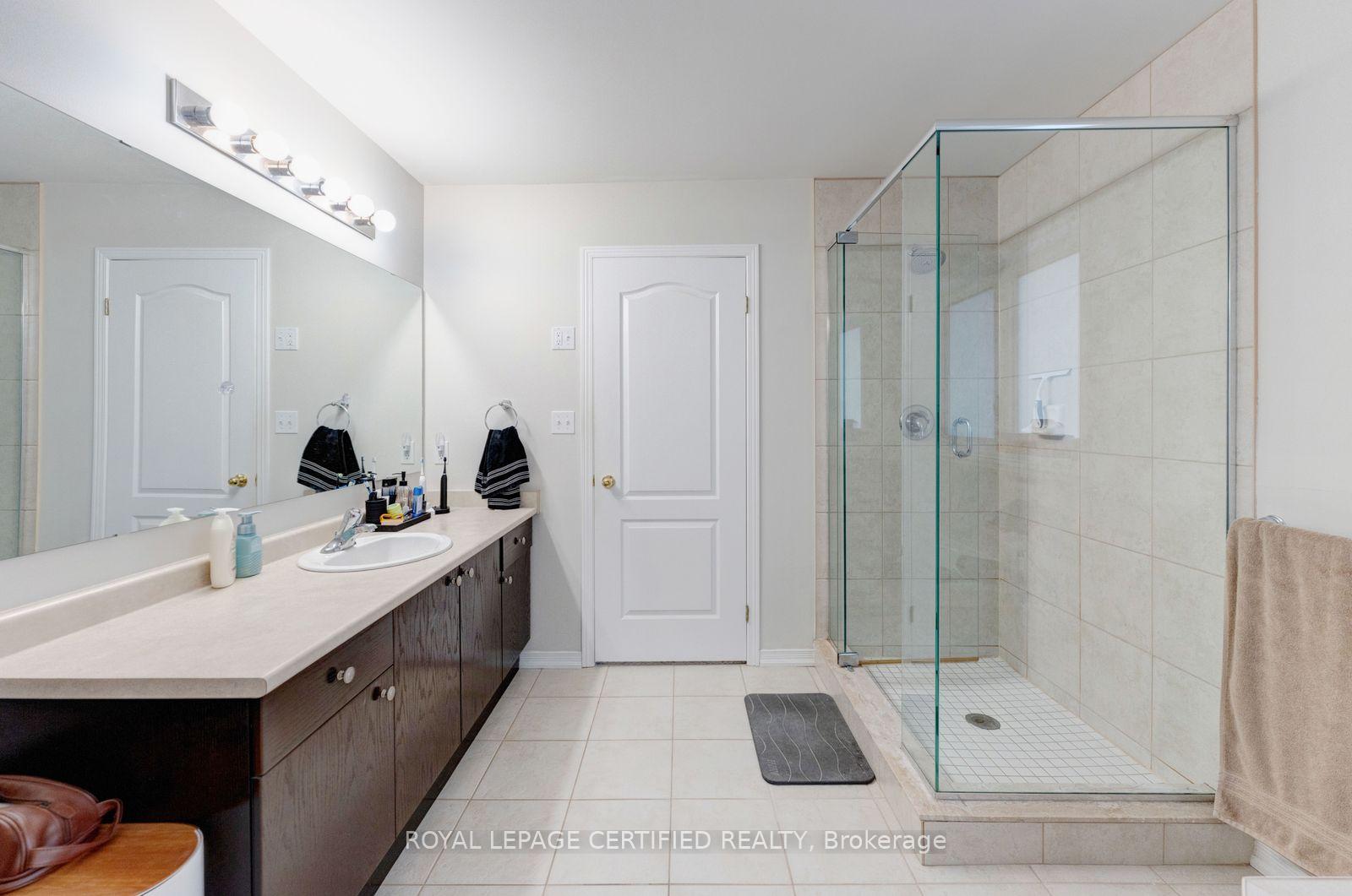 Photo 19 of 165 Palacebeach Trail, Hamilton, Lakeshore — HOMEH