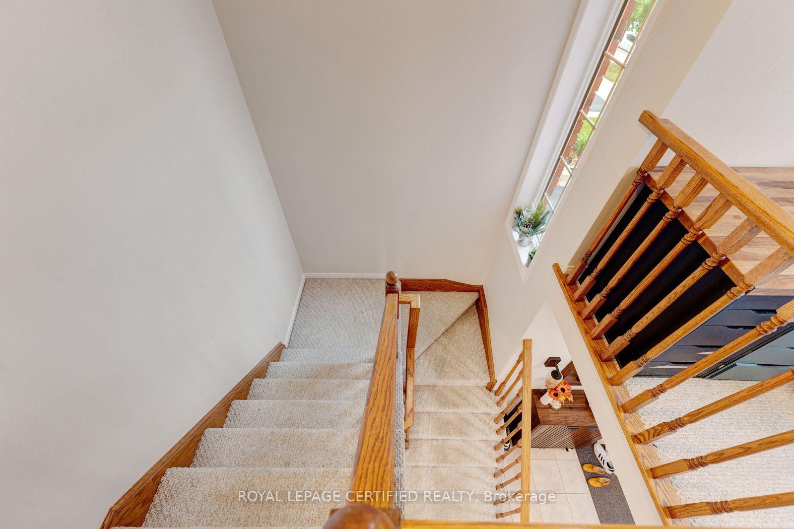 Photo 23 of 165 Palacebeach Trail, Hamilton, Lakeshore — HOMEH