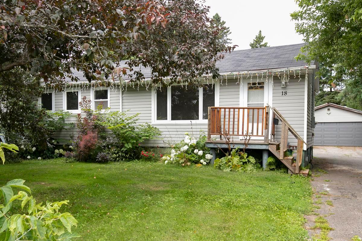 Photo 2 of 18 Eastern Avenue, Sault Ste Marie, Ward 1 — HOMEH