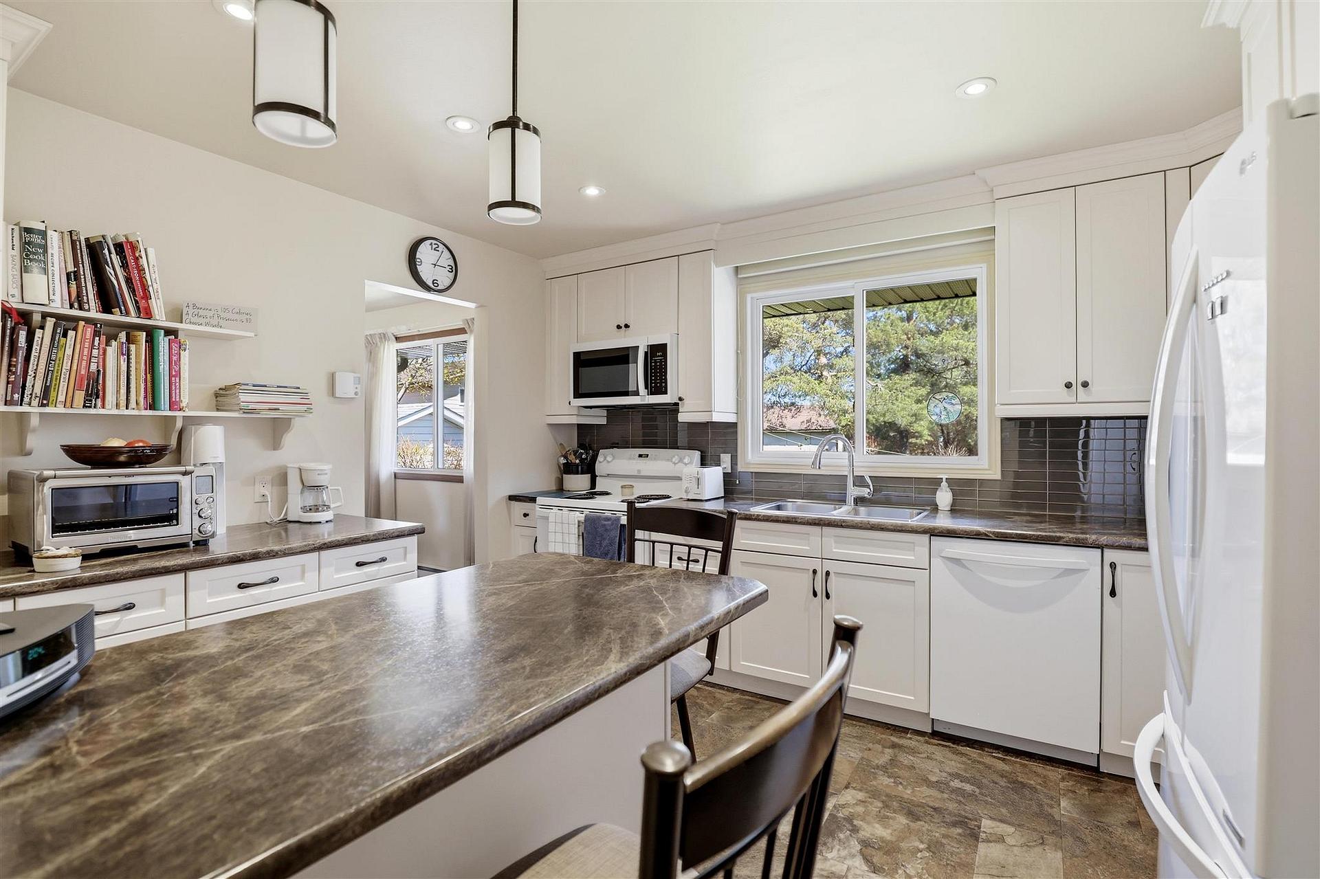 Photo 9 of 29 Norden Crescent, Sault Ste Marie, Ward 2 — HOMEH