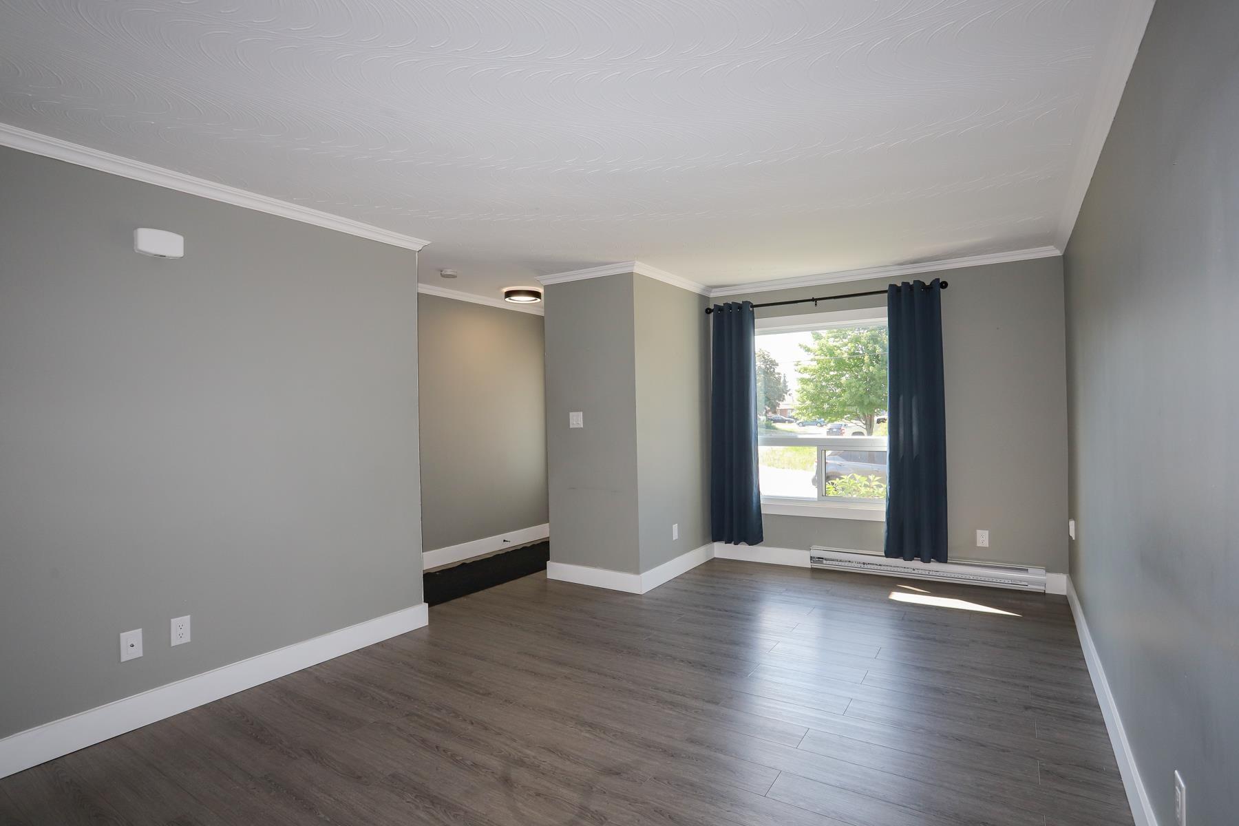 Photo 3 of 22 Broadview Drive, Sault Ste Marie, Ward 5 — HOMEH