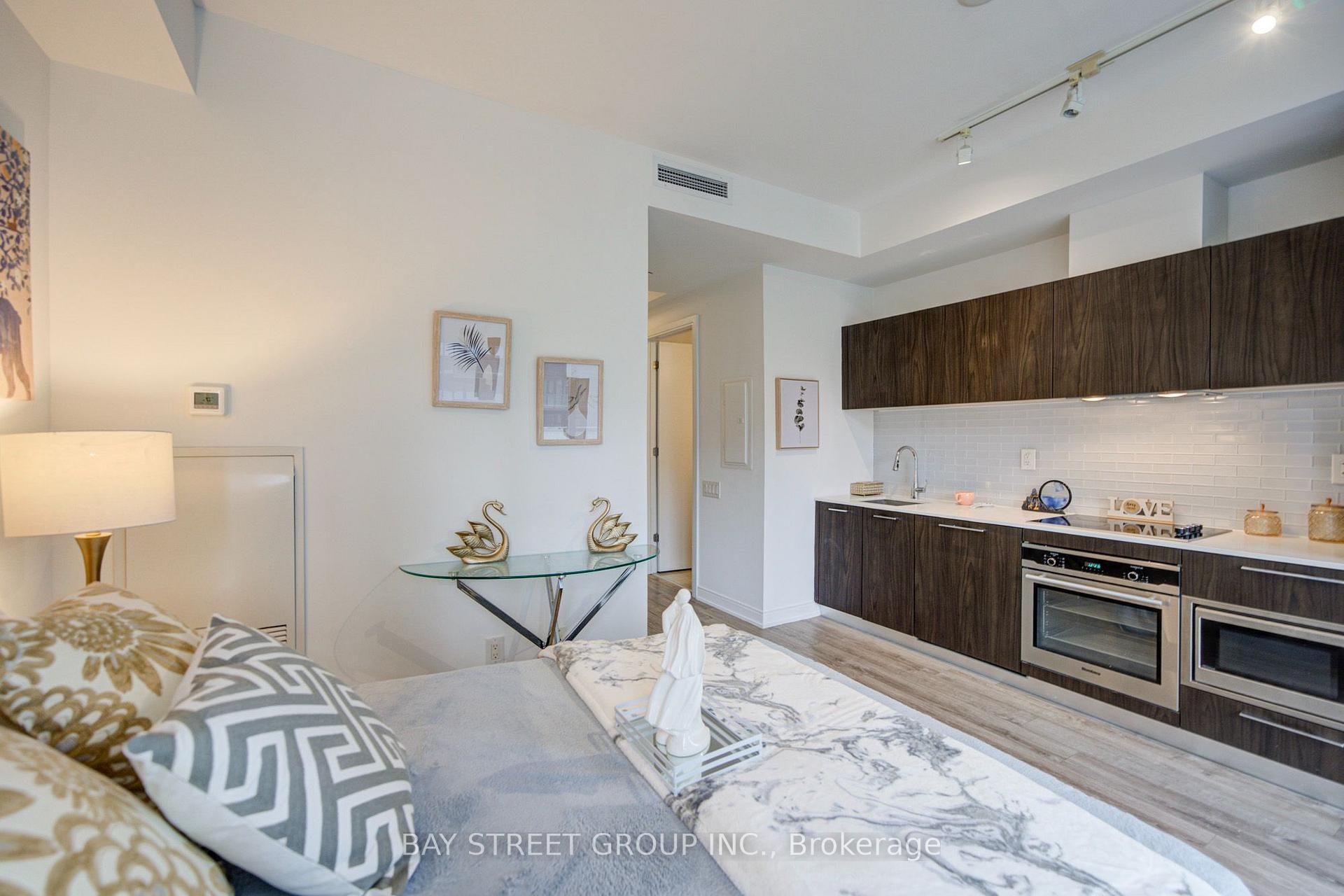 Photo 15 of Unit 902, 50 Charles Street E, Toronto, Church-Yonge Corridor — HOMEH