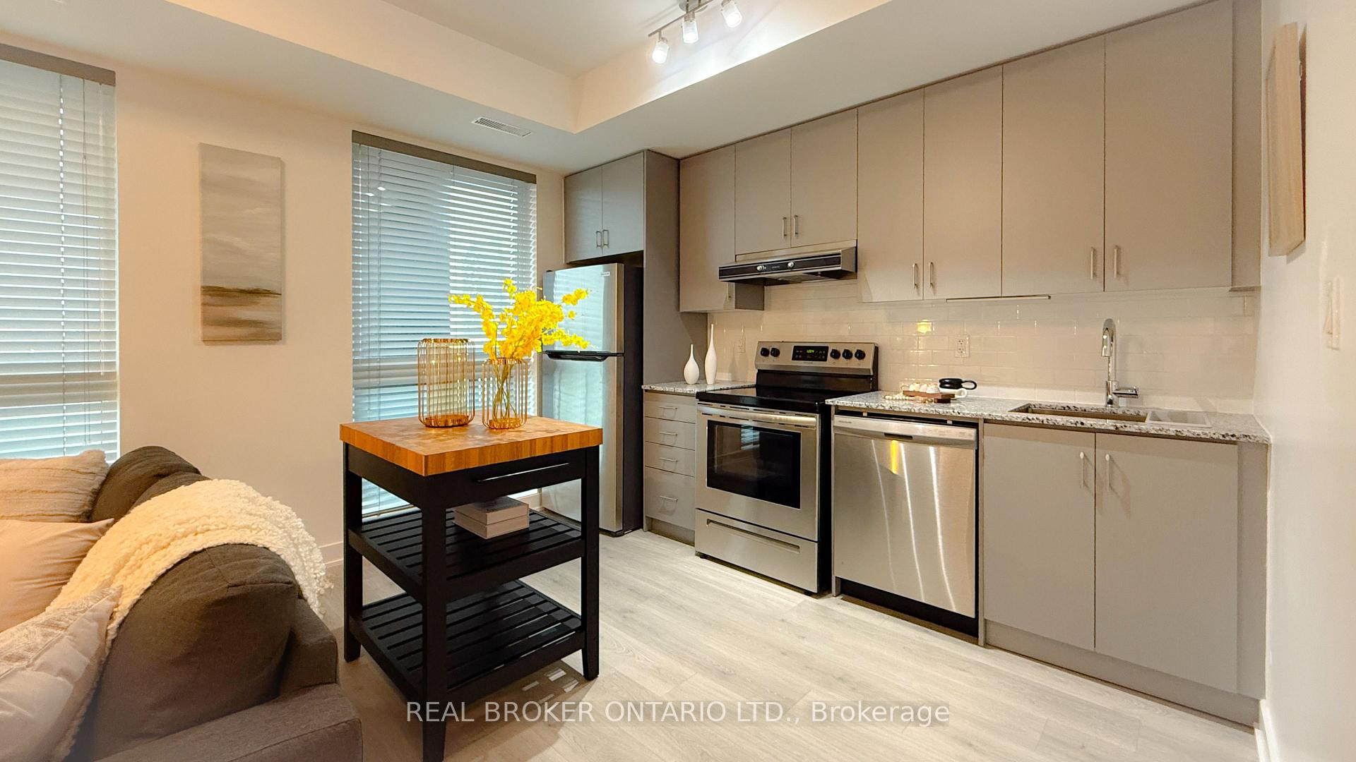 Photo 3 of Unit 301, 1709 Bur Oak Avenue, Markham, Wismer — HOMEH