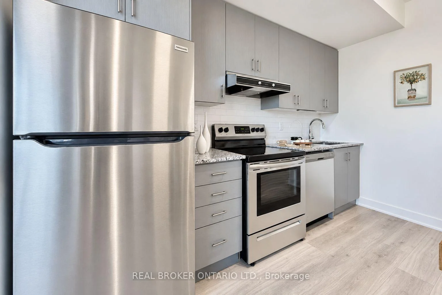 Photo 18 of Unit 301, 1709 Bur Oak Avenue, Markham, Wismer — HOMEH