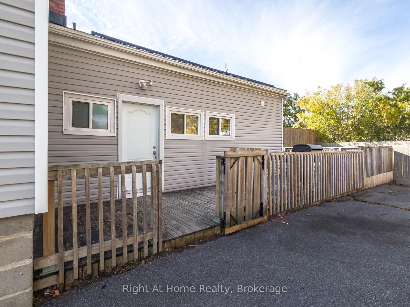 Photo 3 of 166 Catharine Street, Belleville, Belleville Ward — HOMEH