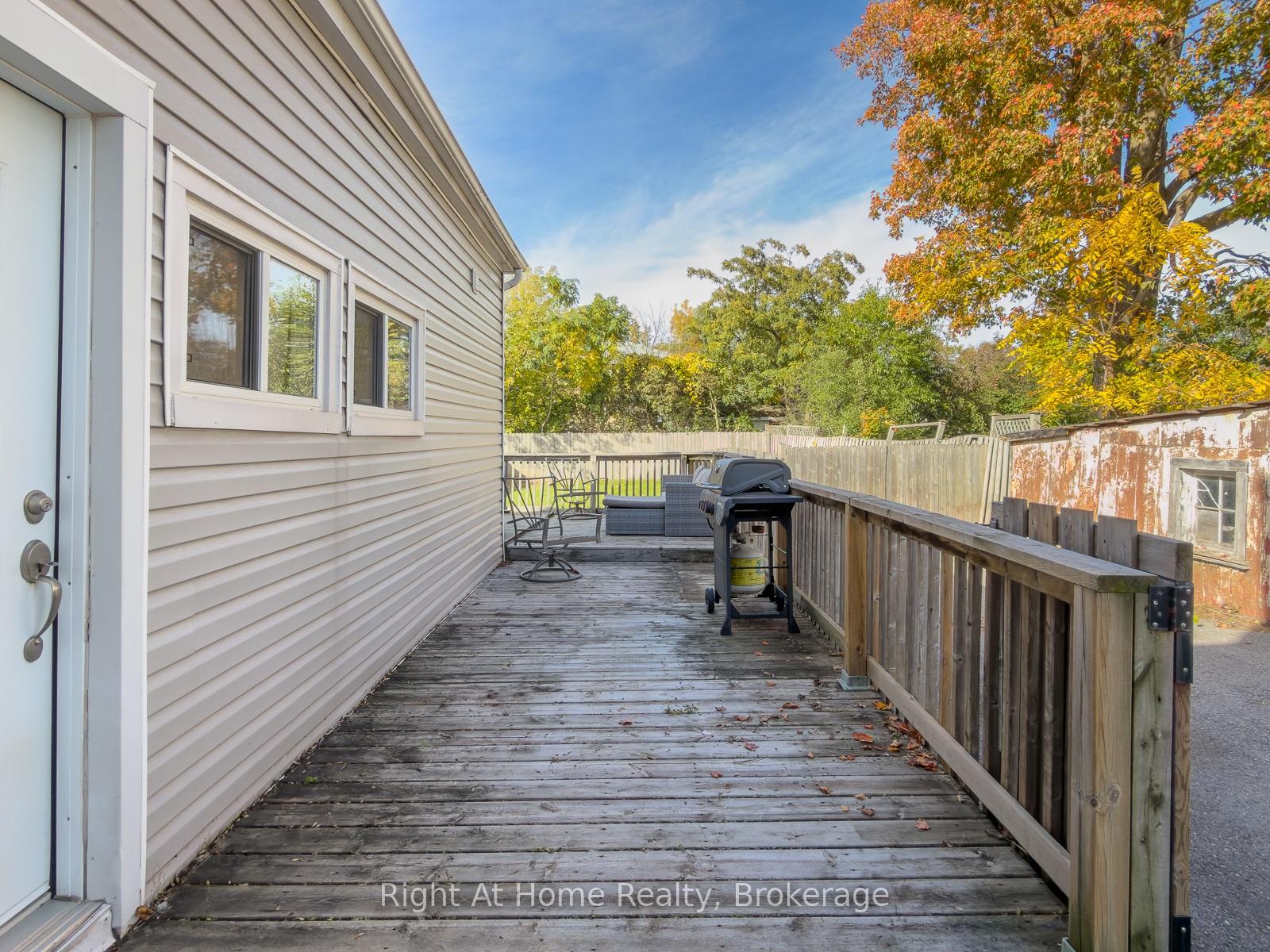 Photo 4 of 166 Catharine Street, Belleville, Belleville Ward — HOMEH