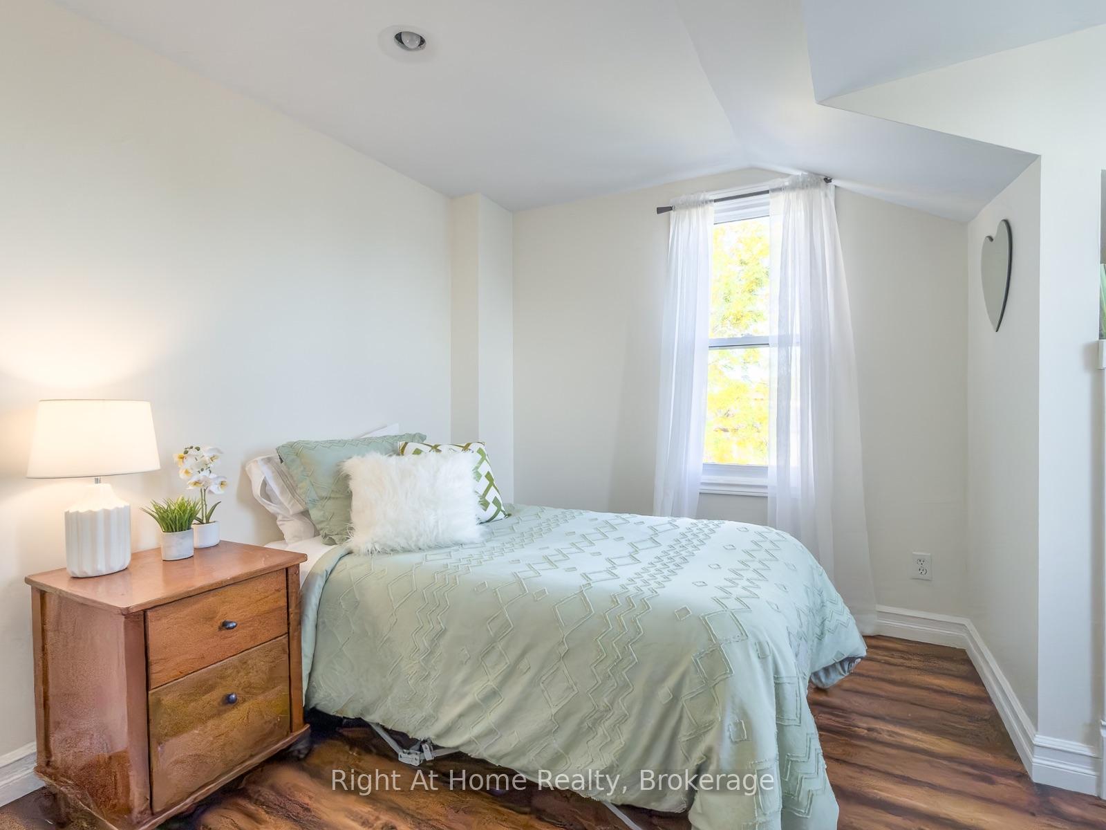 Photo 18 of 166 Catharine Street, Belleville, Belleville Ward — HOMEH
