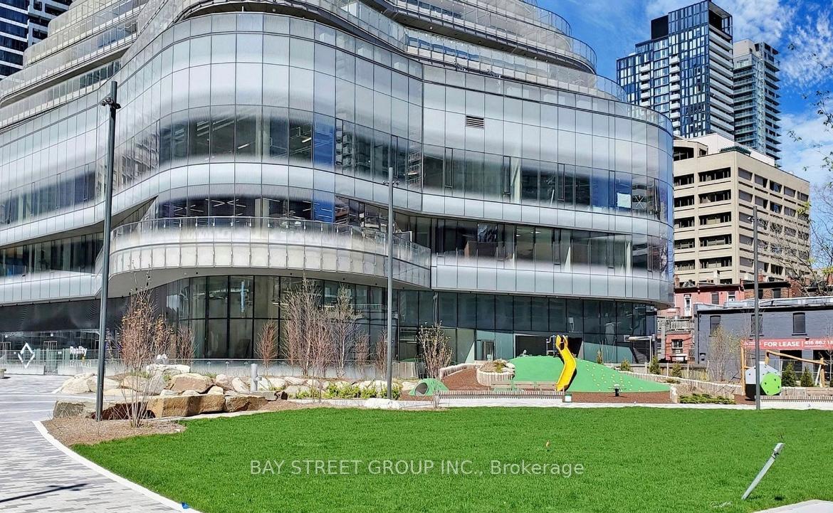 Photo of Unit 3306, 11 Wellesley Street W