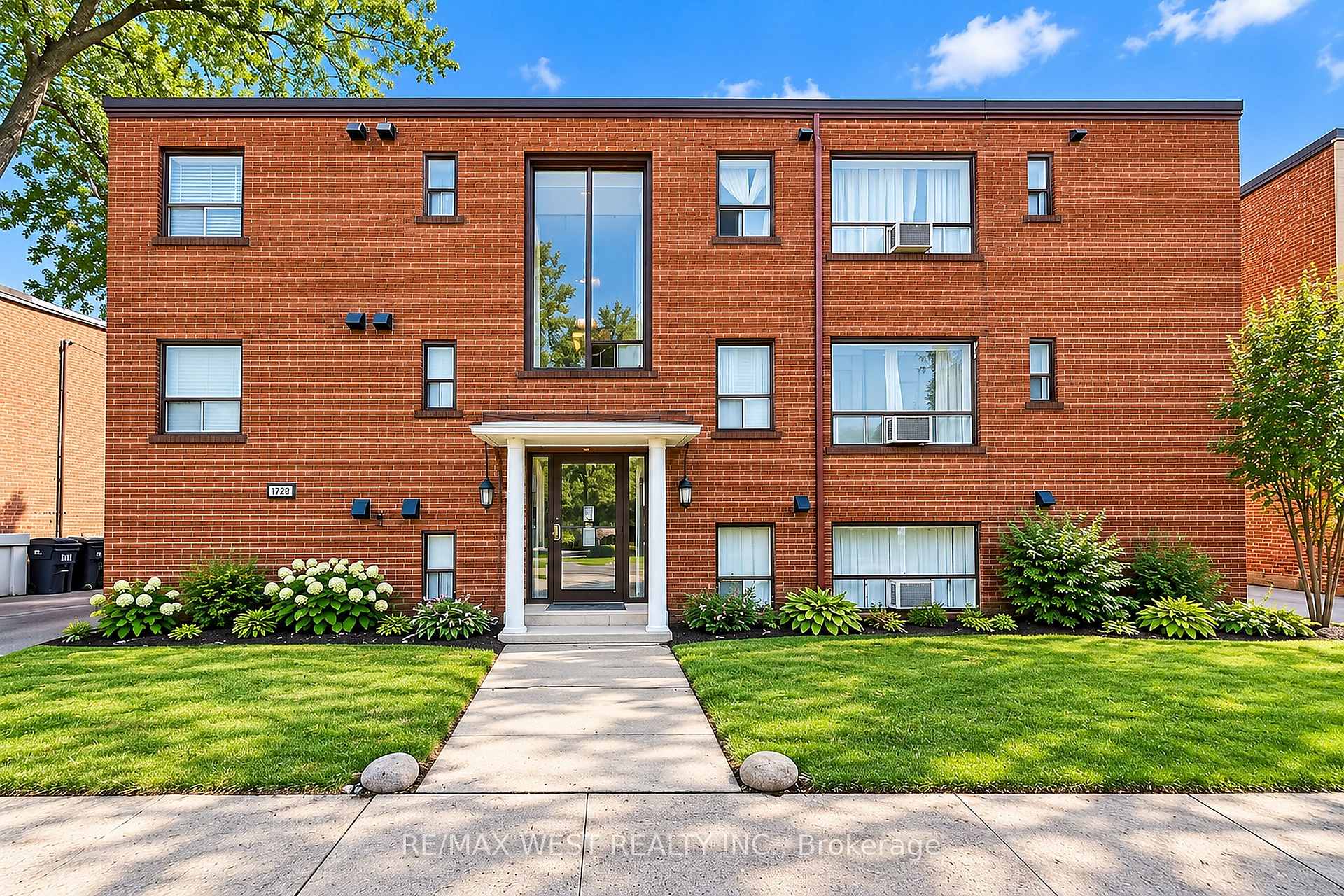 Photo of Unit 4, 1110 Weston Road