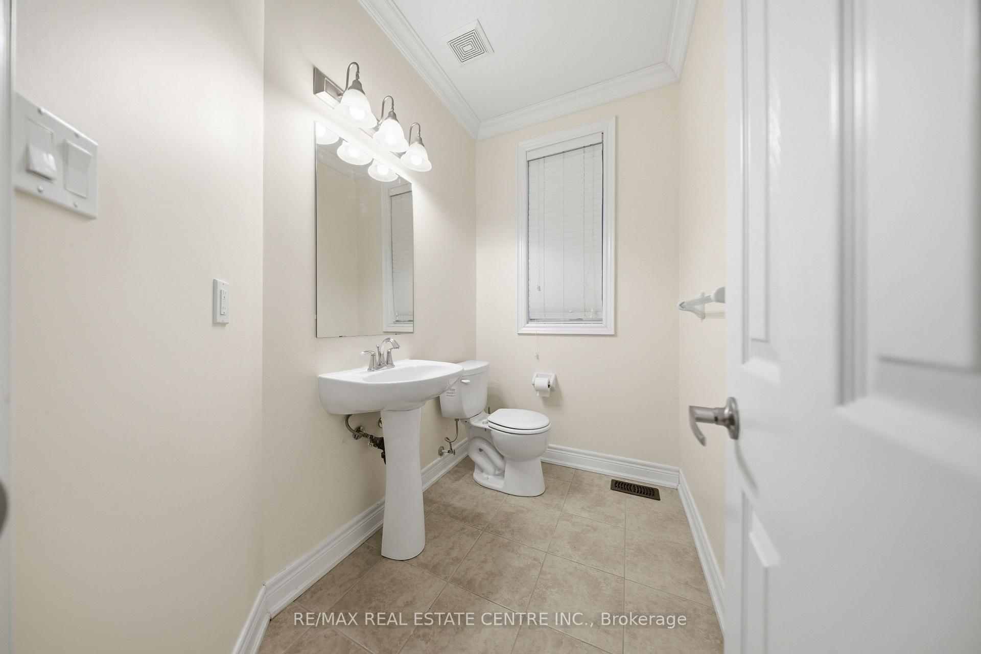 Photo 5 of 3290 Erin Centre Boulevard, Mississauga, Churchill Meadows — HOMEH