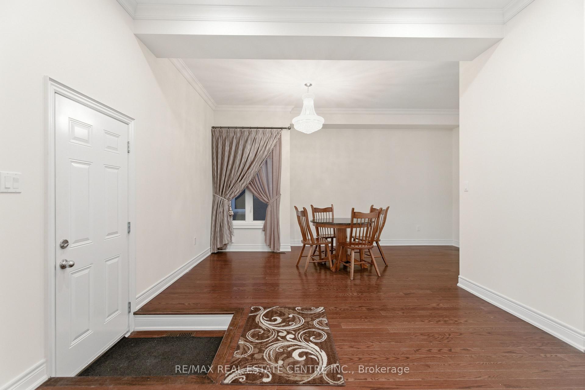 Photo 8 of 3290 Erin Centre Boulevard, Mississauga, Churchill Meadows — HOMEH