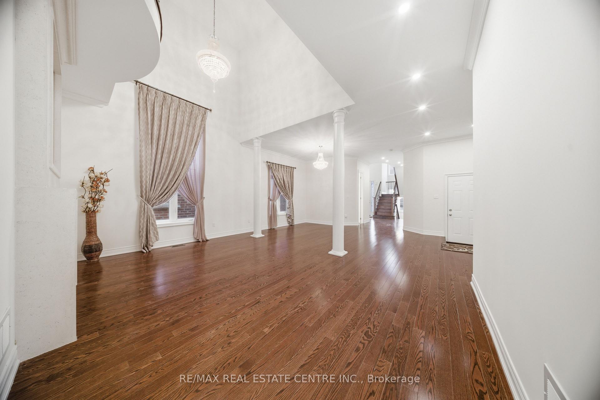 Photo 10 of 3290 Erin Centre Boulevard, Mississauga, Churchill Meadows — HOMEH