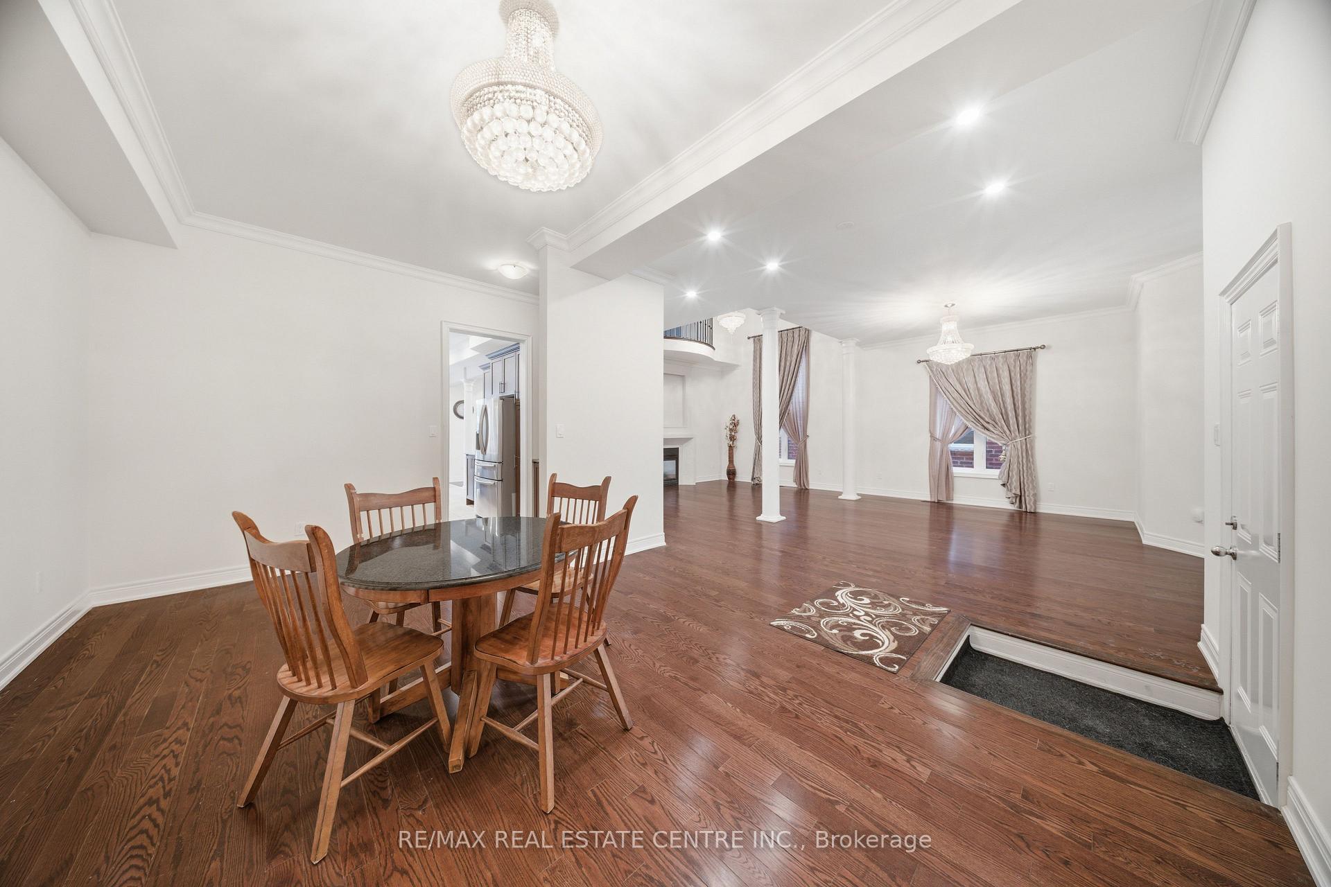Photo 11 of 3290 Erin Centre Boulevard, Mississauga, Churchill Meadows — HOMEH