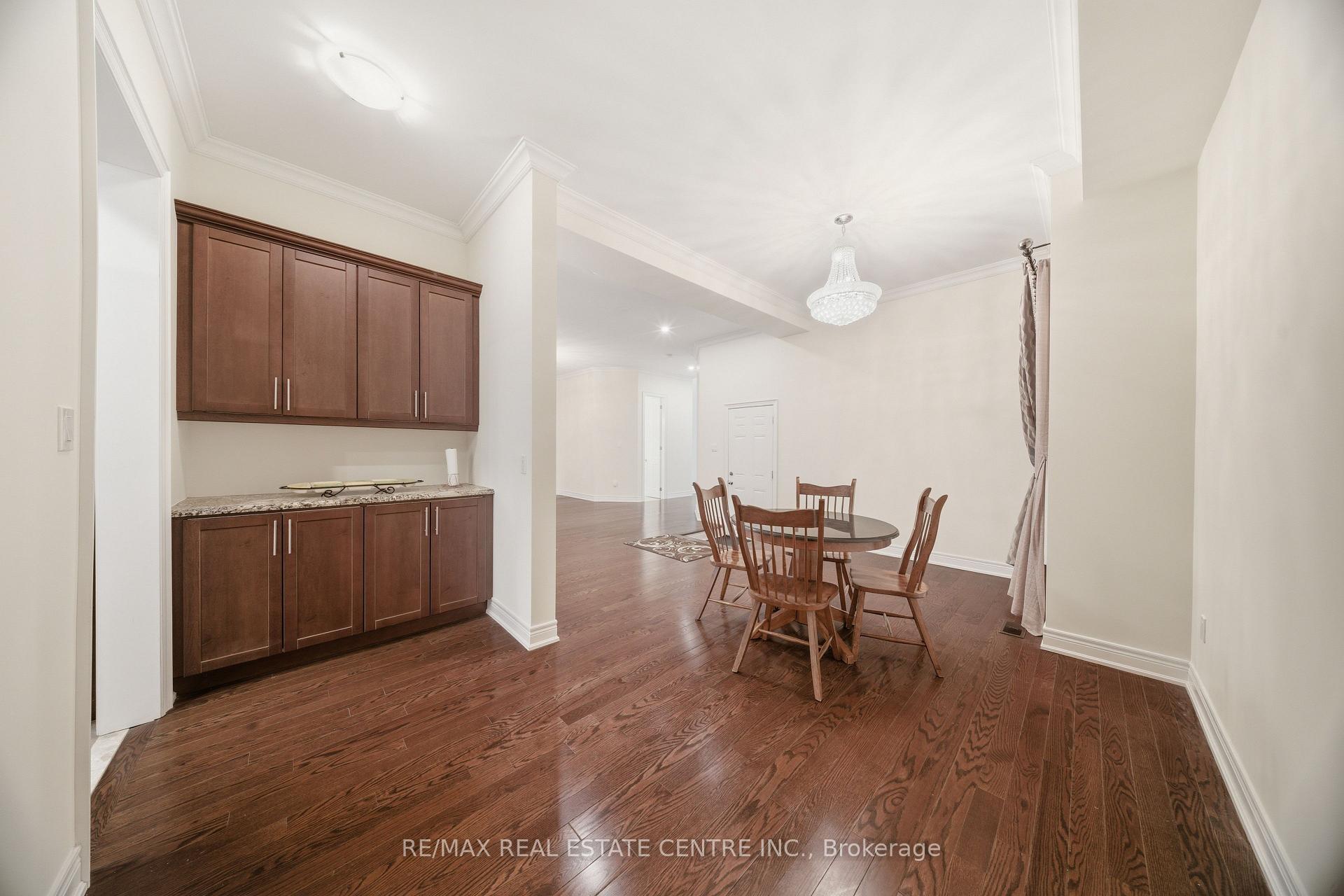 Photo 12 of 3290 Erin Centre Boulevard, Mississauga, Churchill Meadows — HOMEH