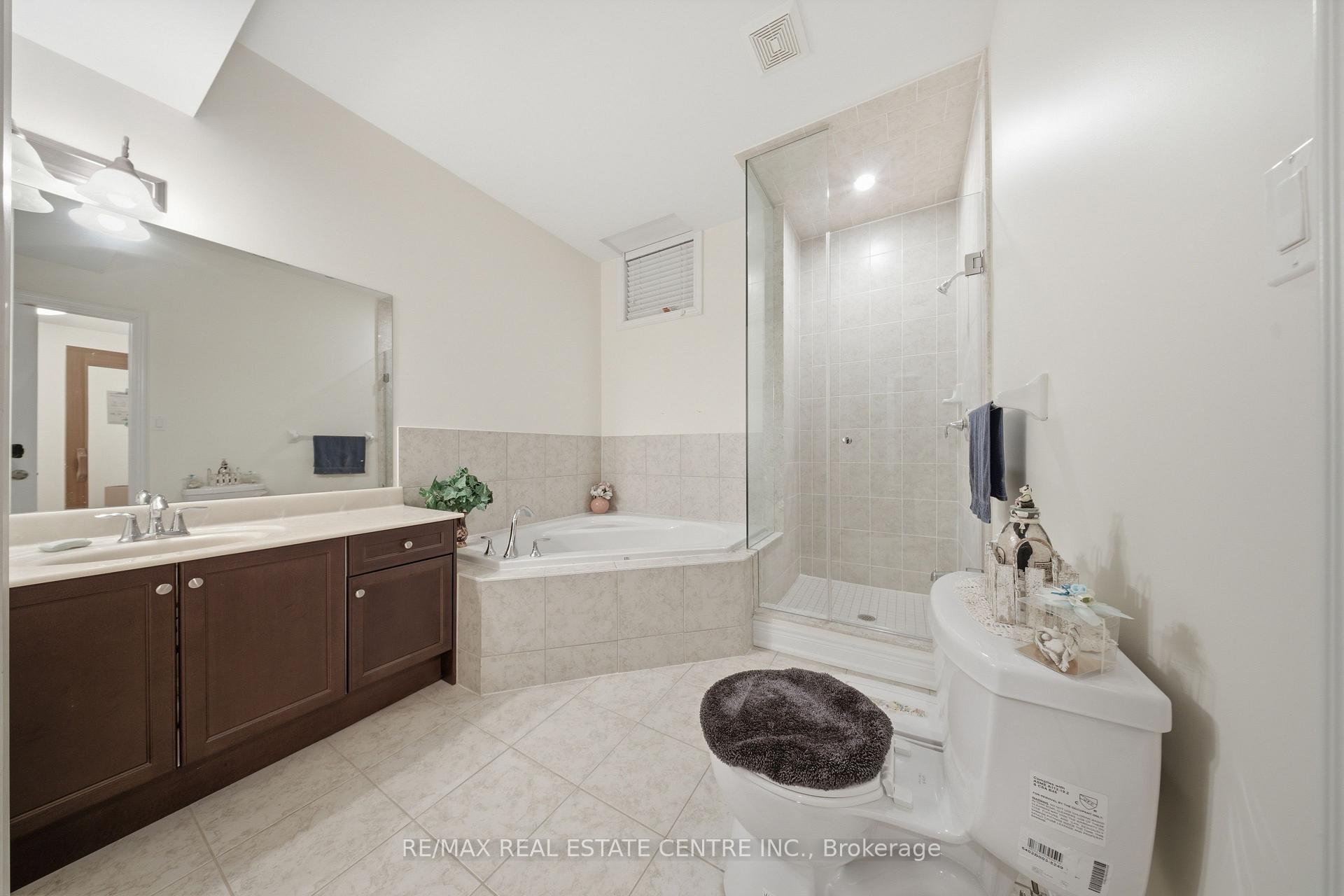 Photo 24 of 3290 Erin Centre Boulevard, Mississauga, Churchill Meadows — HOMEH