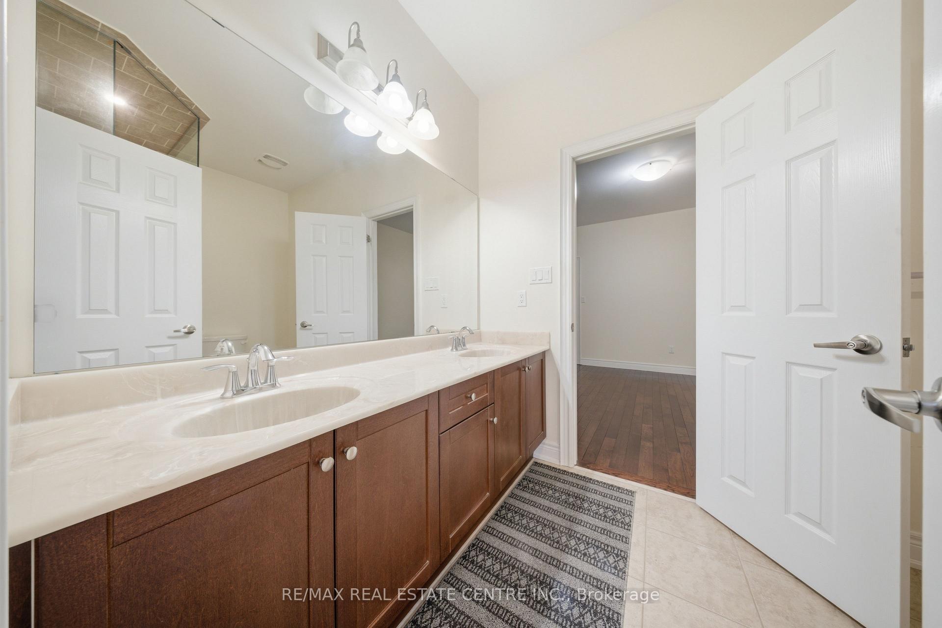 Photo 32 of 3290 Erin Centre Boulevard, Mississauga, Churchill Meadows — HOMEH