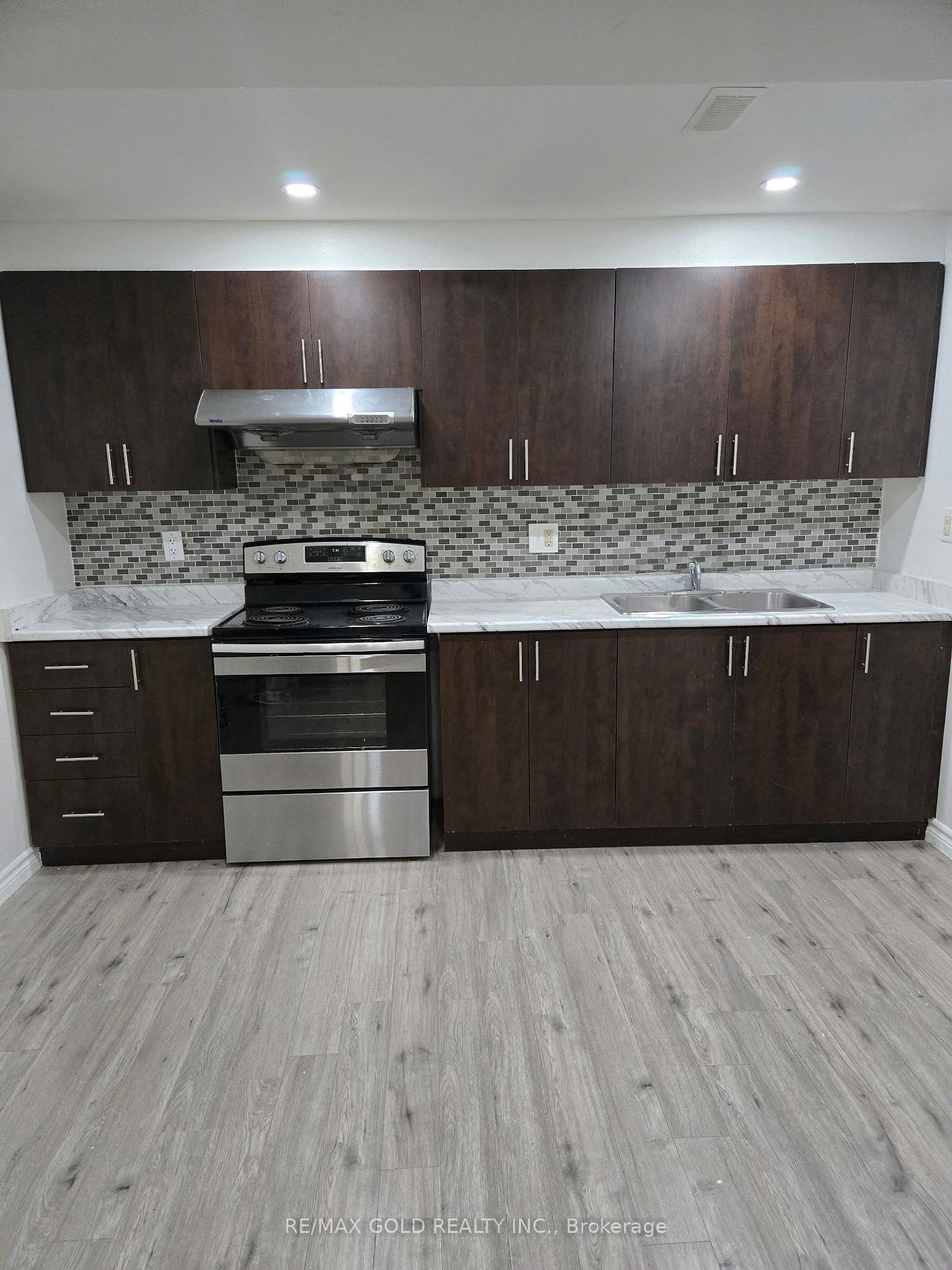 Photo 9 of Unit BASEMENT, 37 Lorenzo Circle, Brampton, Sandringham-Wellington — HOMEH