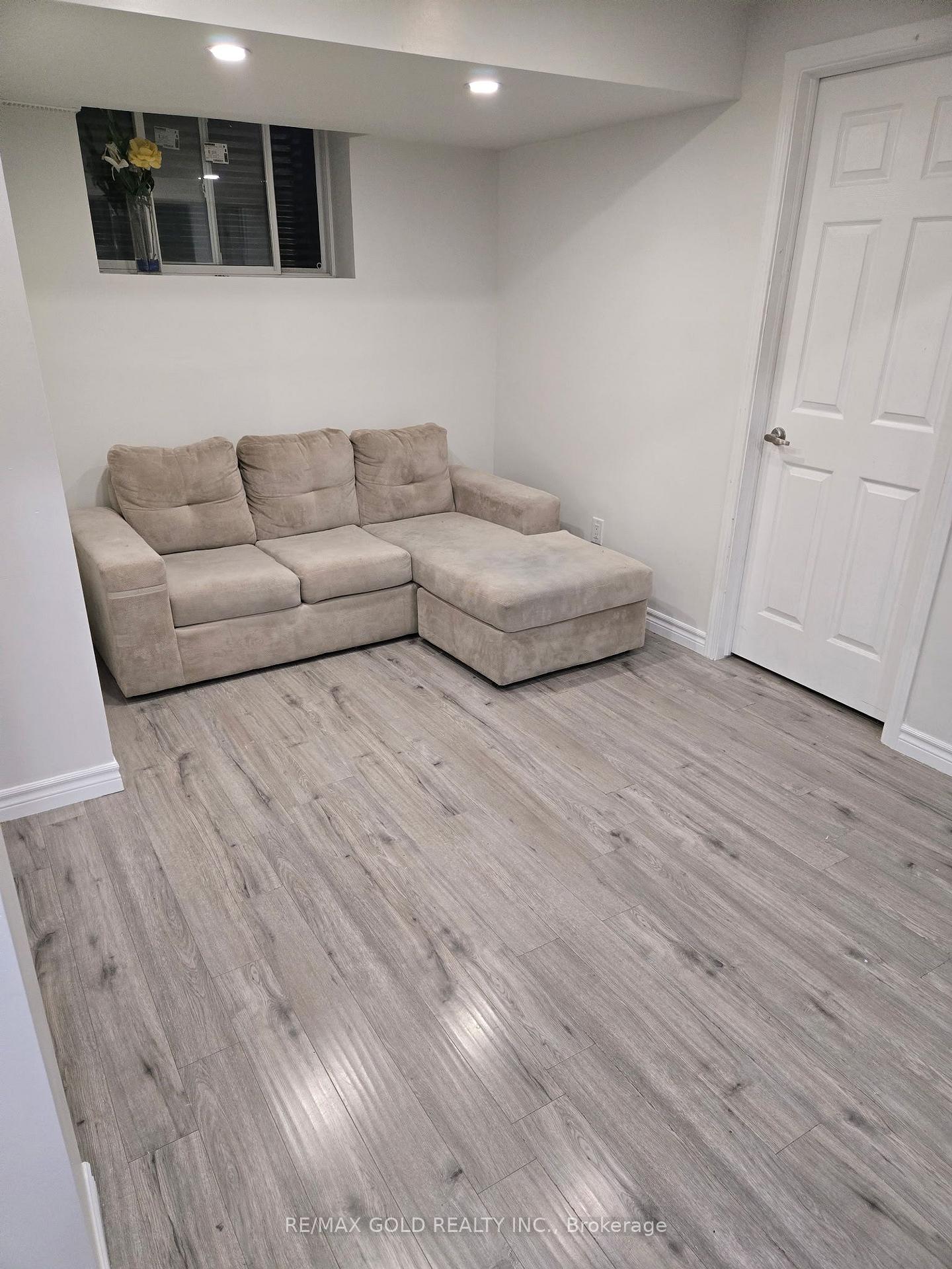 Photo 14 of Unit BASEMENT, 37 Lorenzo Circle, Brampton, Sandringham-Wellington — HOMEH
