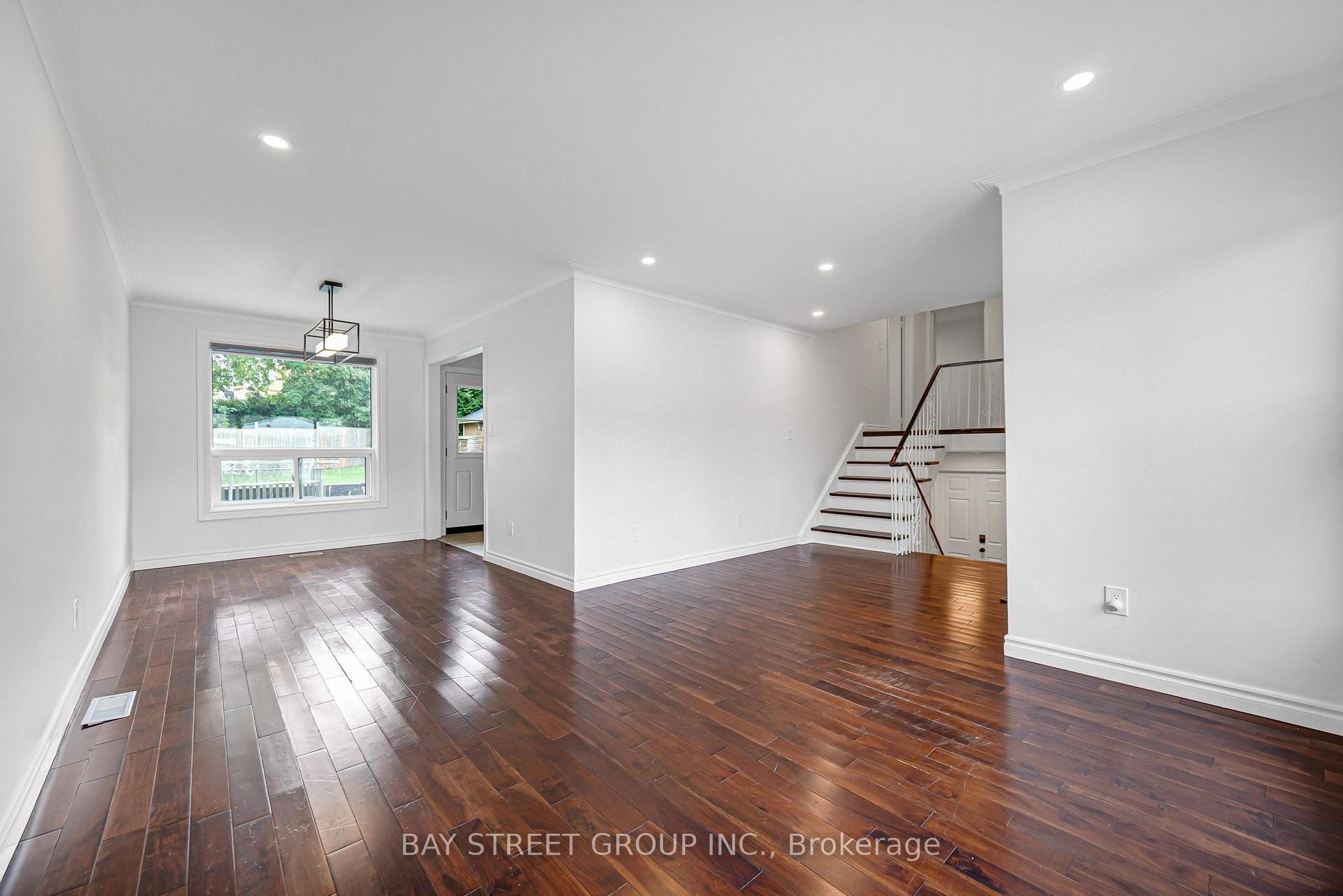 Photo 6 of 35 Kemano Road, Aurora, Aurora Heights — HOMEH