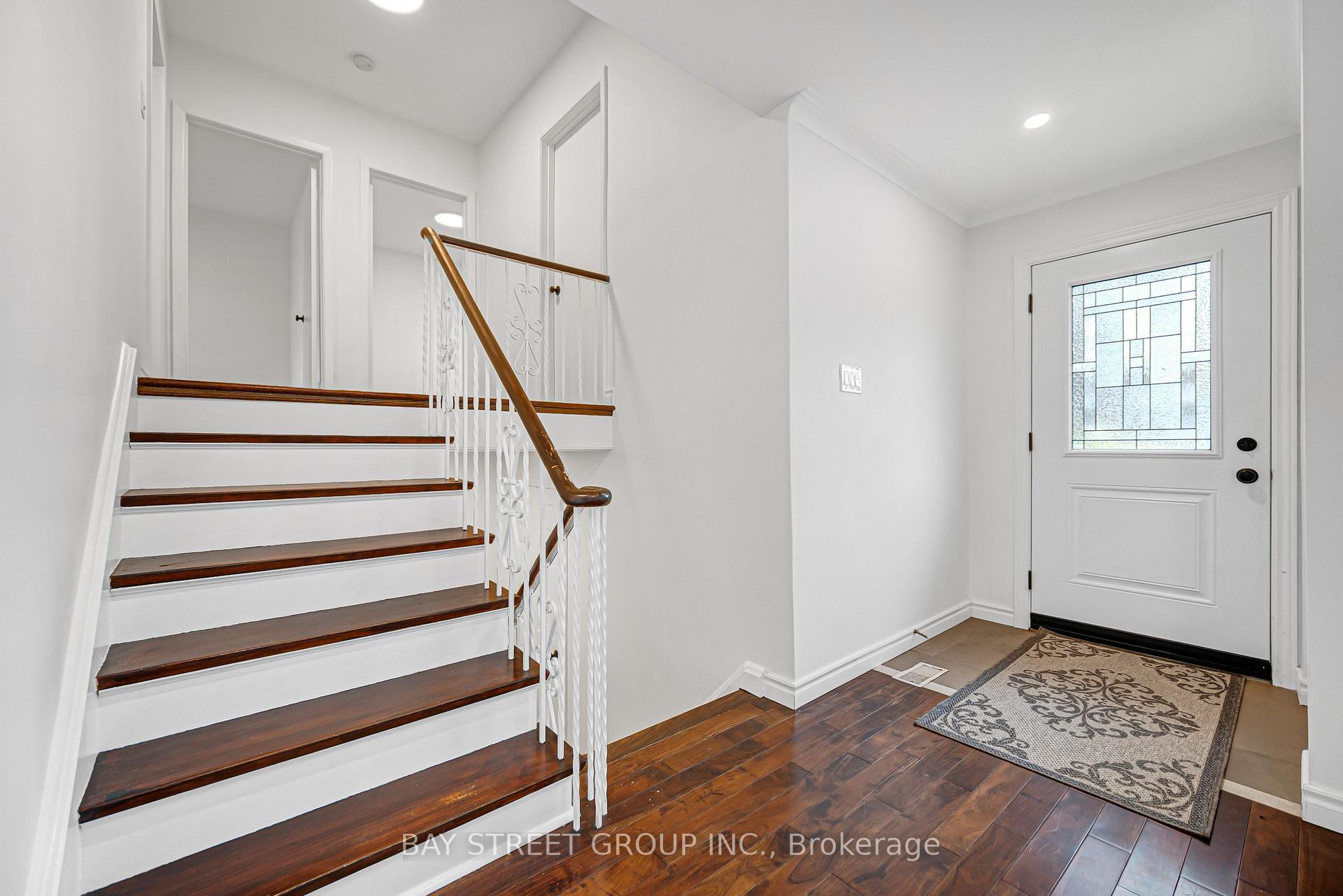 Photo 12 of 35 Kemano Road, Aurora, Aurora Heights — HOMEH