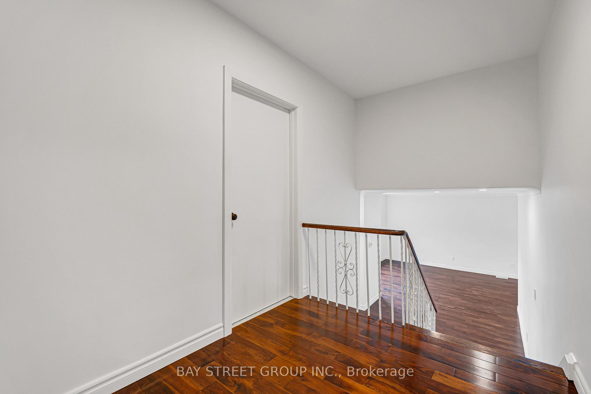 Photo 13 of 35 Kemano Road, Aurora, Aurora Heights — HOMEH