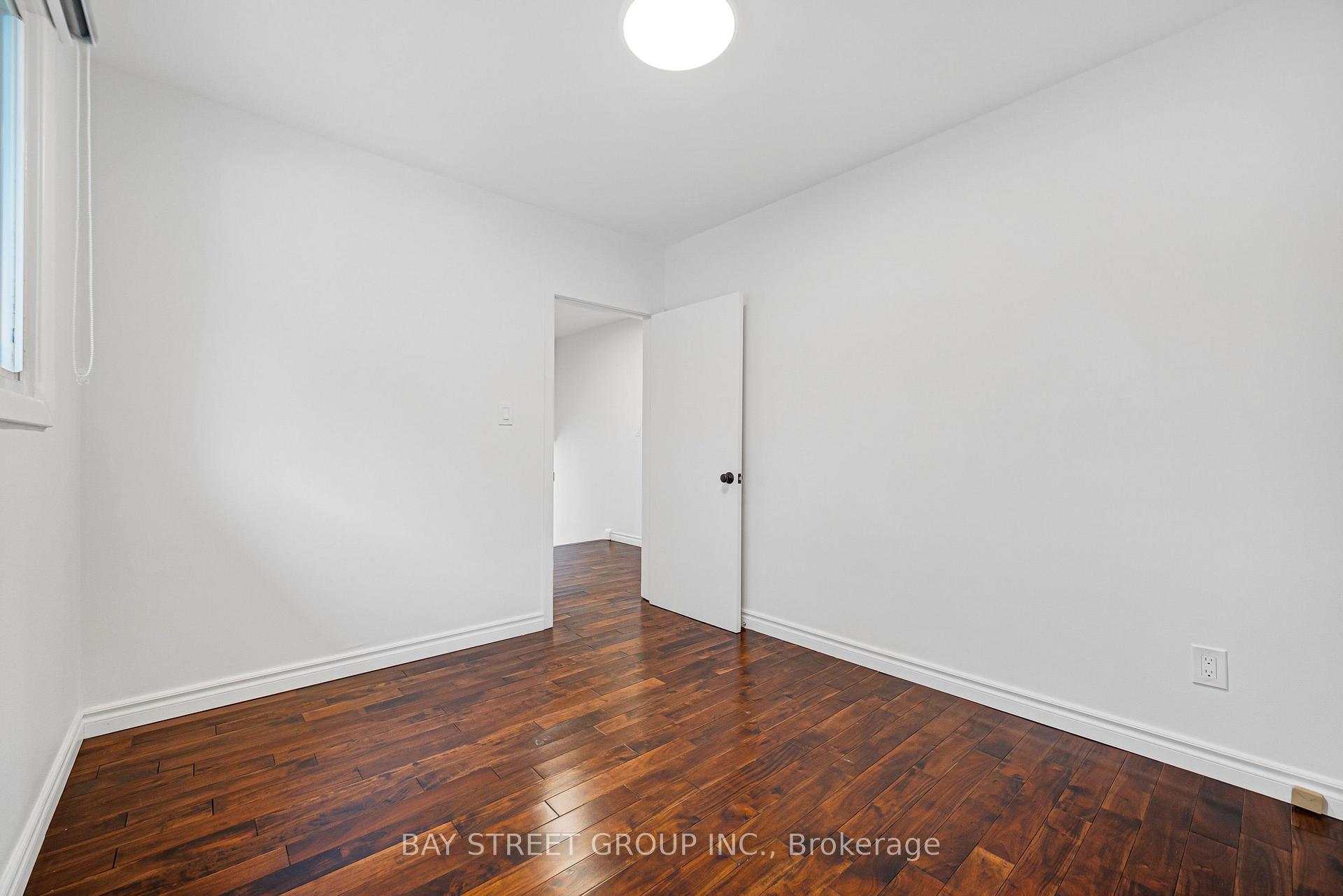 Photo 20 of 35 Kemano Road, Aurora, Aurora Heights — HOMEH