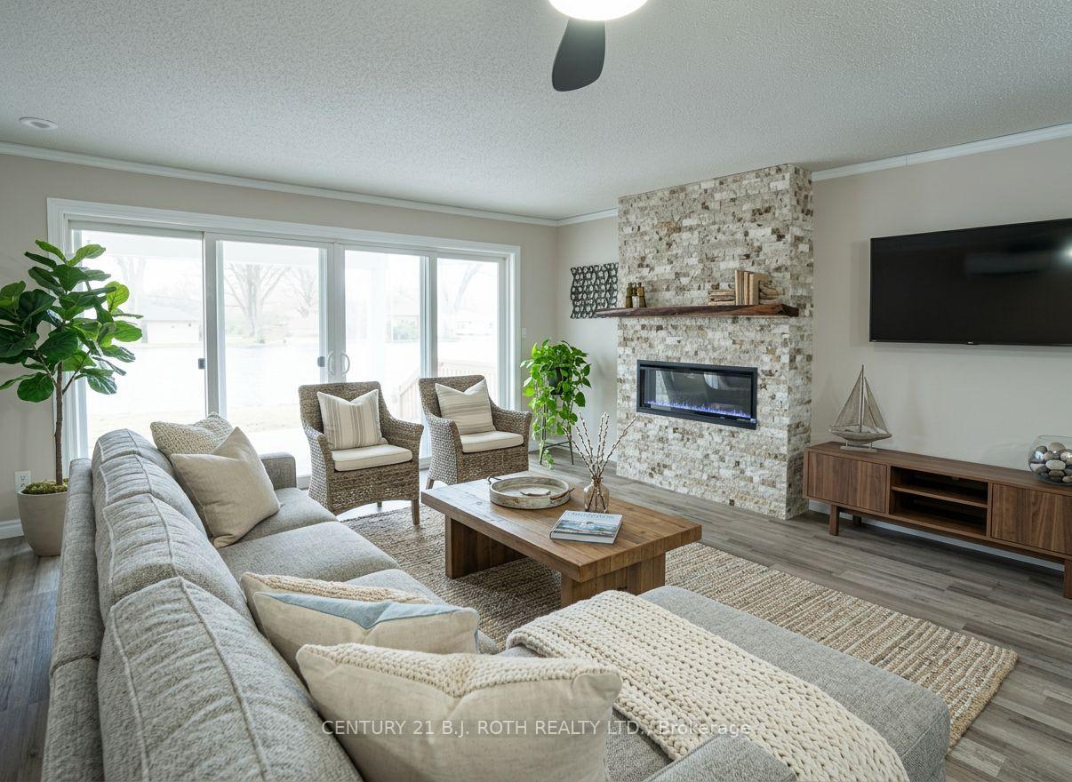 Photo 2 of Unit Unit 27, 1 Paradise Boulevard S, Ramara, Rural Ramara — HOMEH