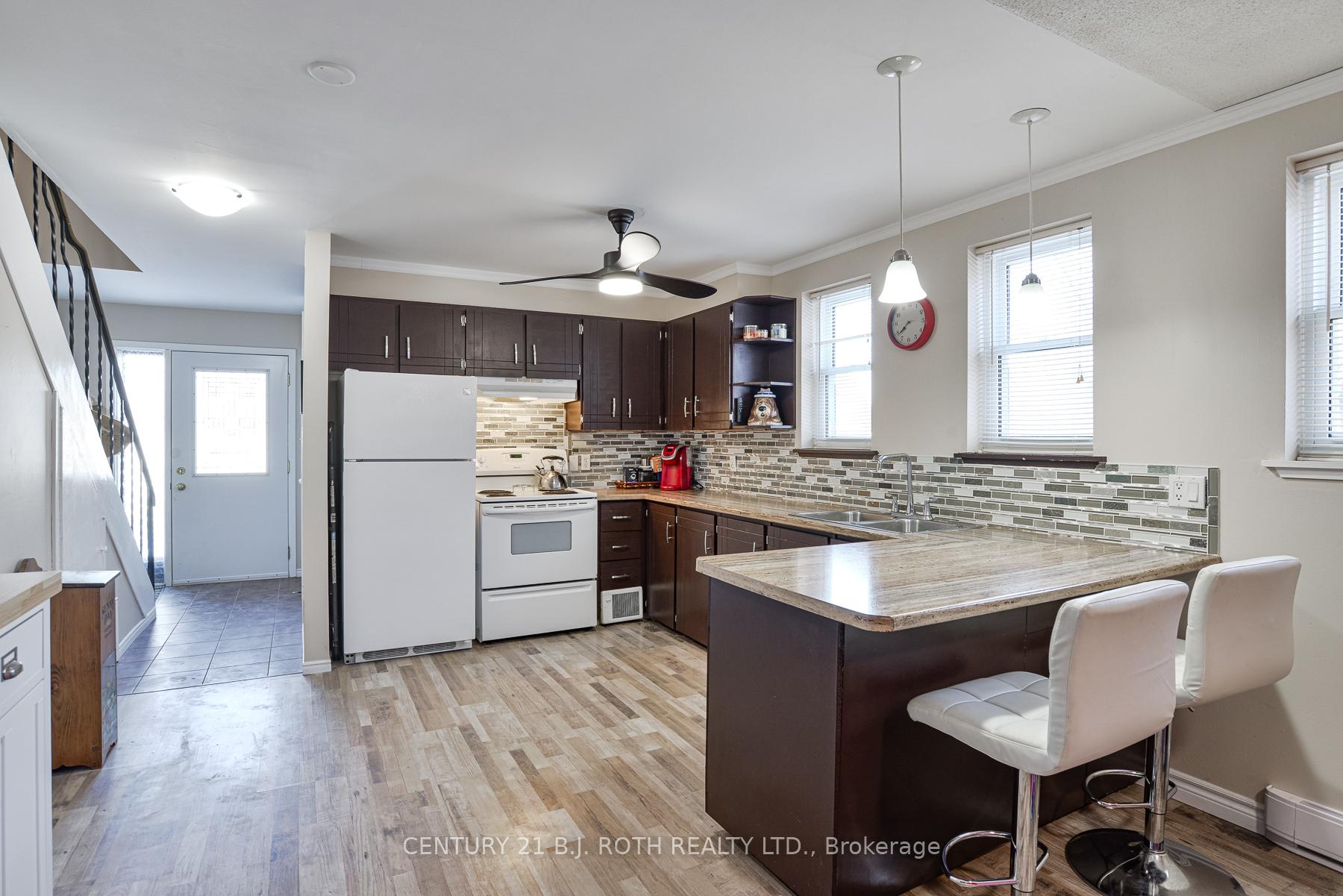 Photo 6 of Unit Unit 27, 1 Paradise Boulevard S, Ramara, Rural Ramara — HOMEH