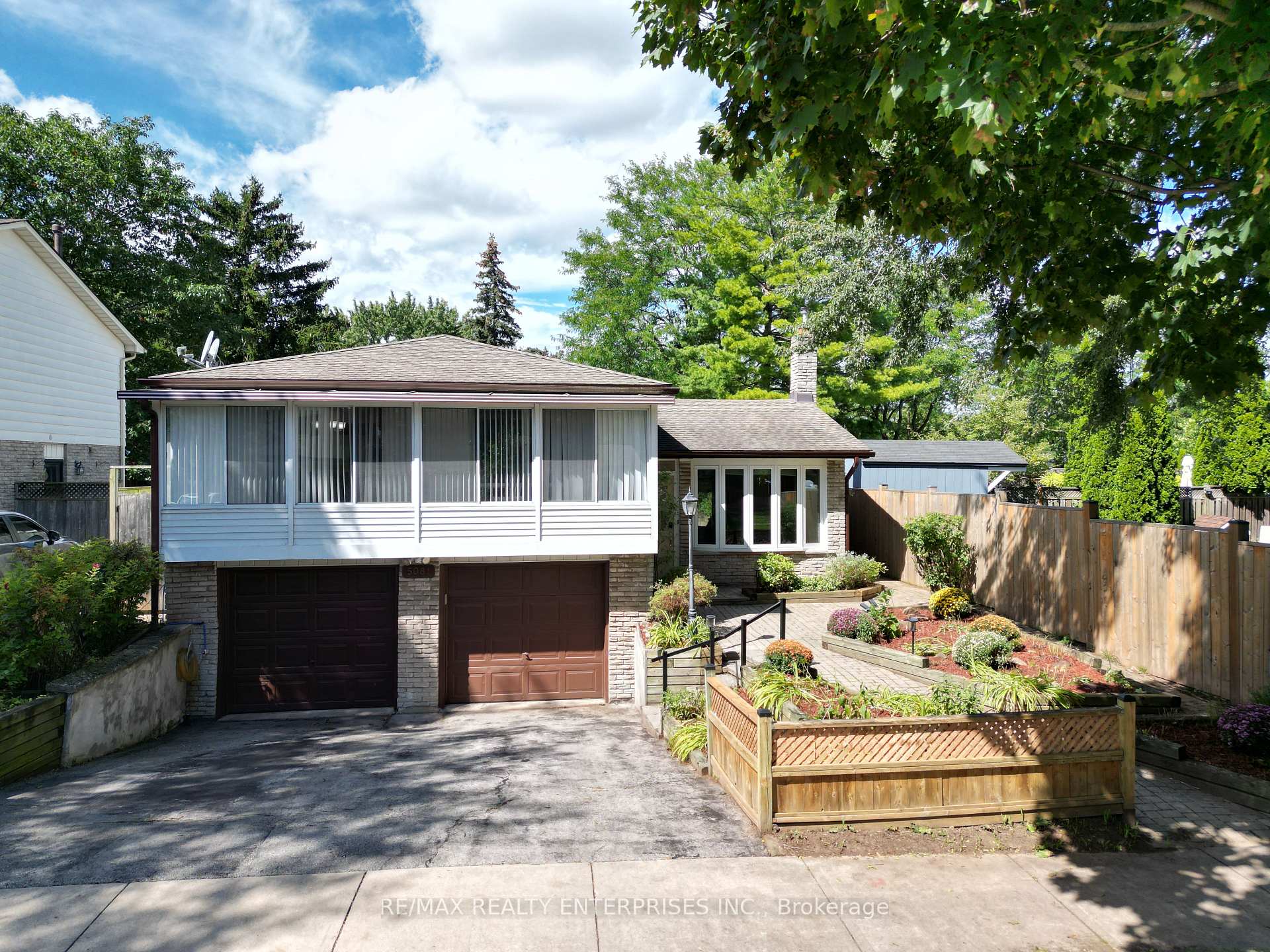 Photo 1 of 5081 Brady Avenue, Burlington, Appleby — HOMEH