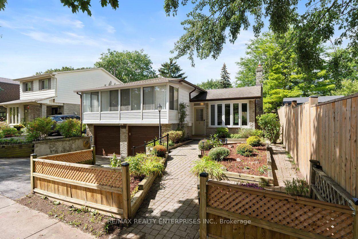 Photo 2 of 5081 Brady Avenue, Burlington, Appleby — HOMEH