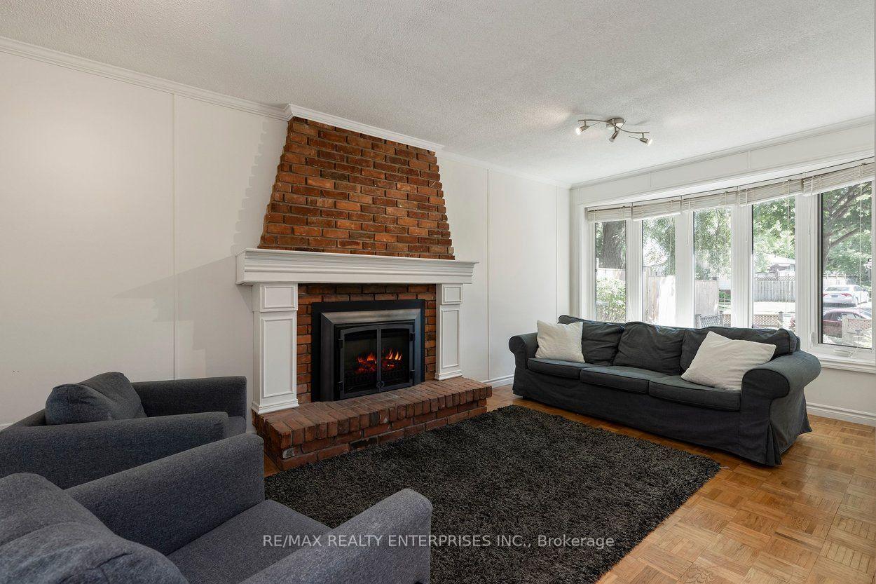 Photo 4 of 5081 Brady Avenue, Burlington, Appleby — HOMEH