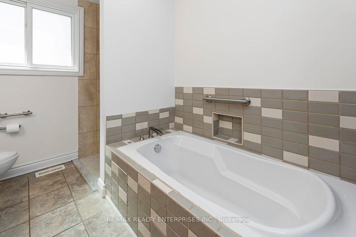 Photo 23 of 5081 Brady Avenue, Burlington, Appleby — HOMEH