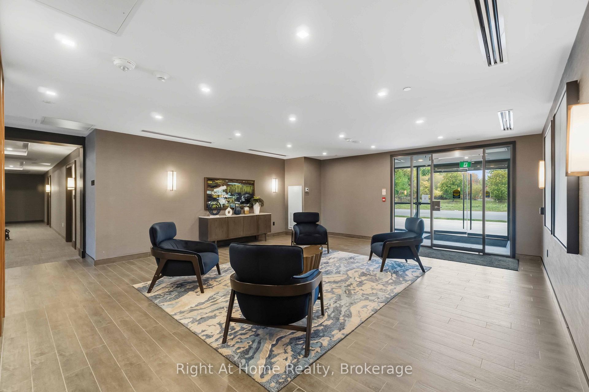 Photo 5 of Unit 321, 460 Dundas Street E, Hamilton, Waterdown — HOMEH