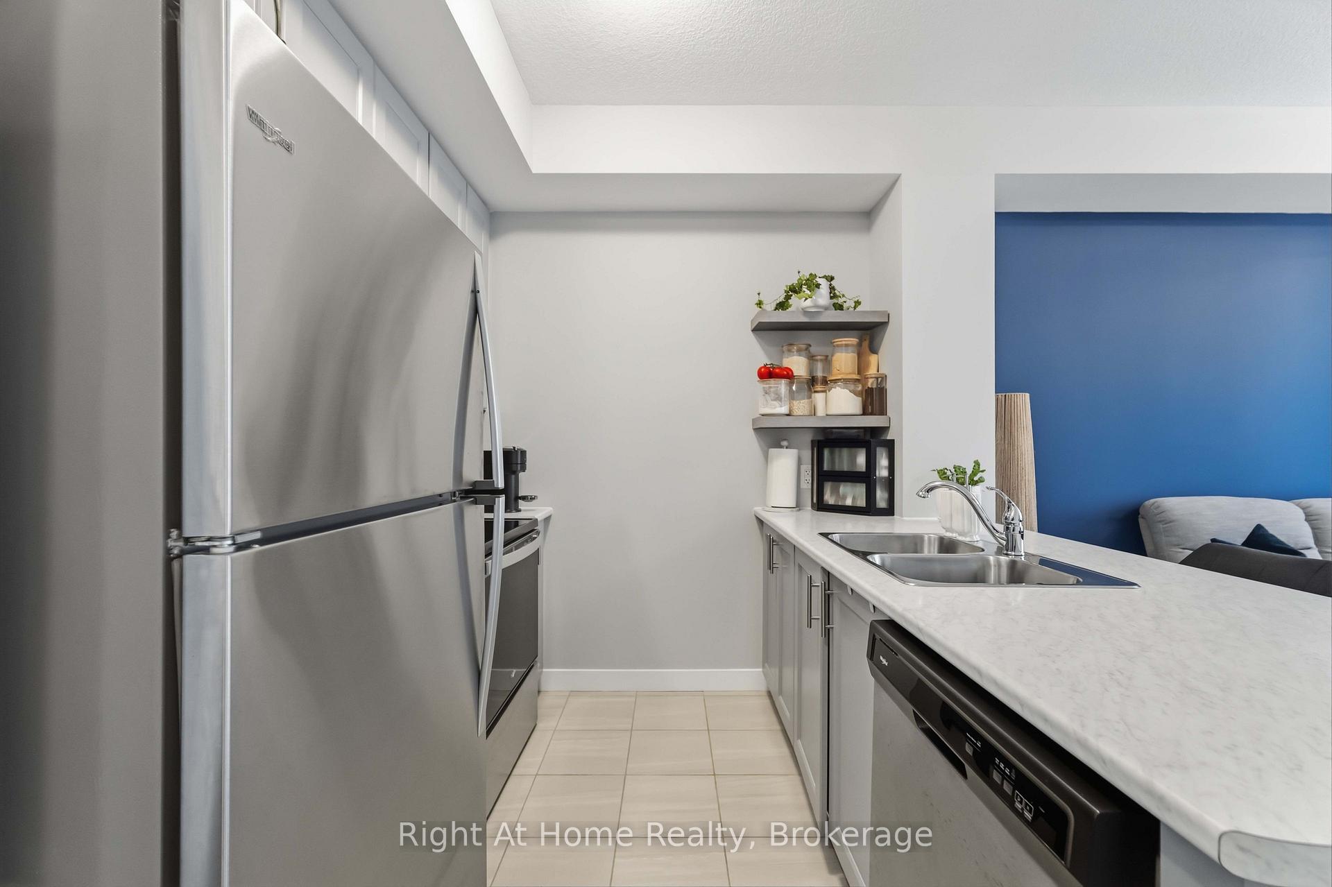 Photo 13 of Unit 321, 460 Dundas Street E, Hamilton, Waterdown — HOMEH