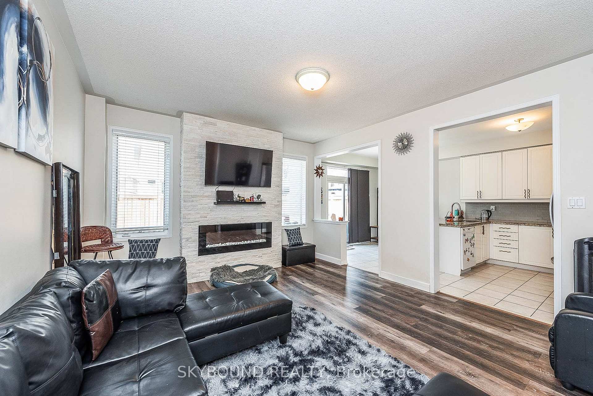 Photo 10 of 66 Skylark Drive, Vaughan, Vellore Village — HOMEH