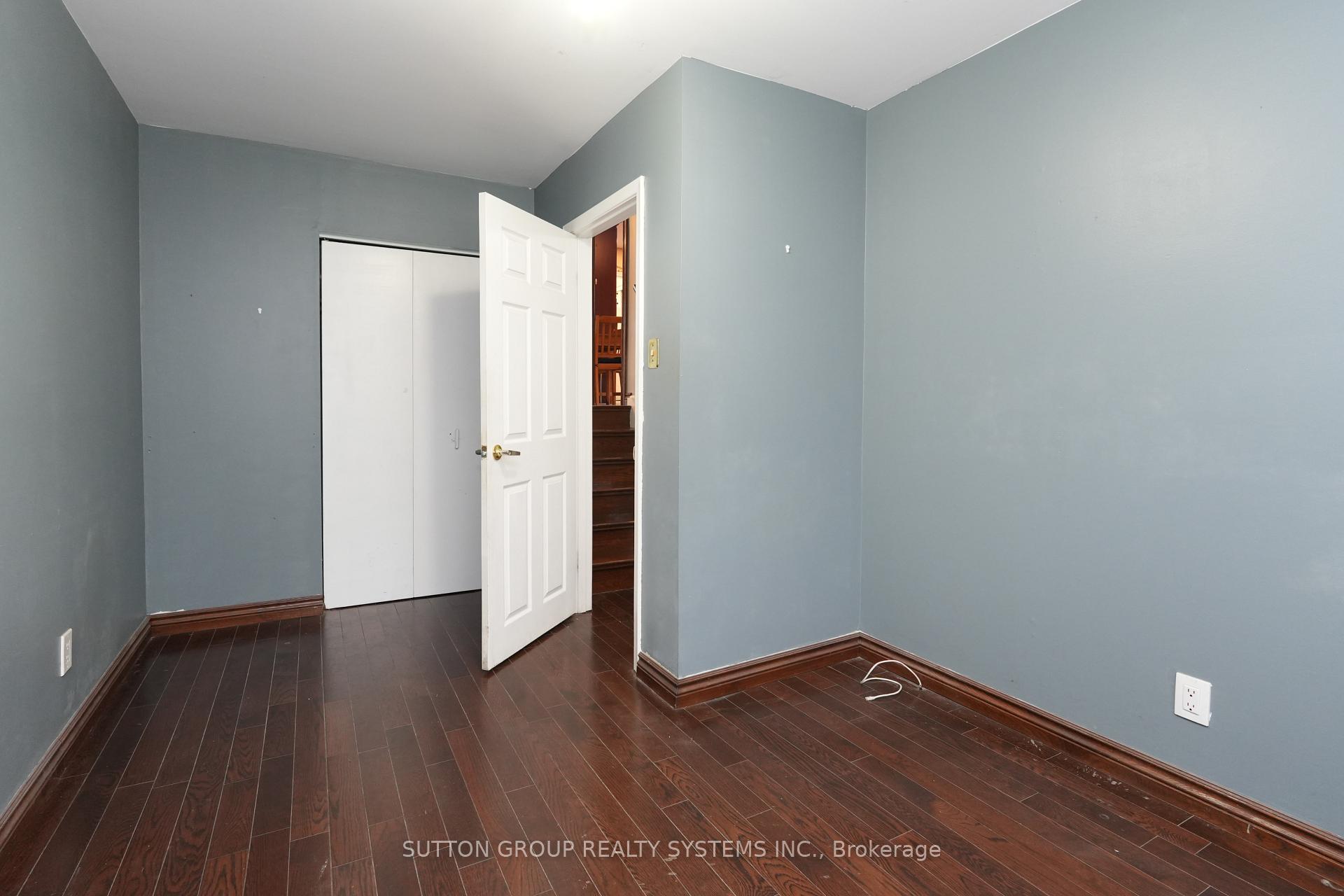 Photo 15 of 2337 Padstow Crescent, Mississauga, Clarkson — HOMEH