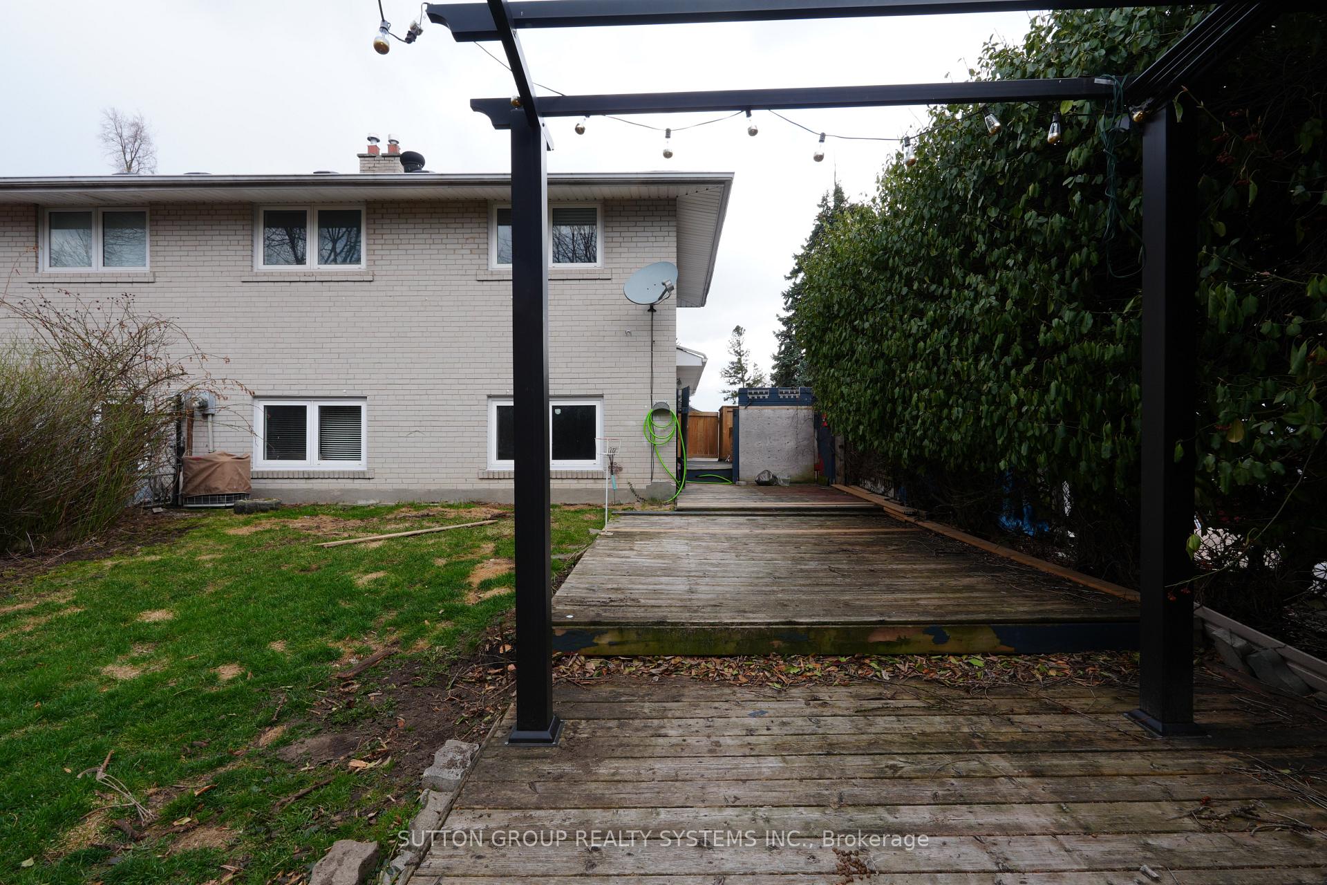 Photo 25 of 2337 Padstow Crescent, Mississauga, Clarkson — HOMEH