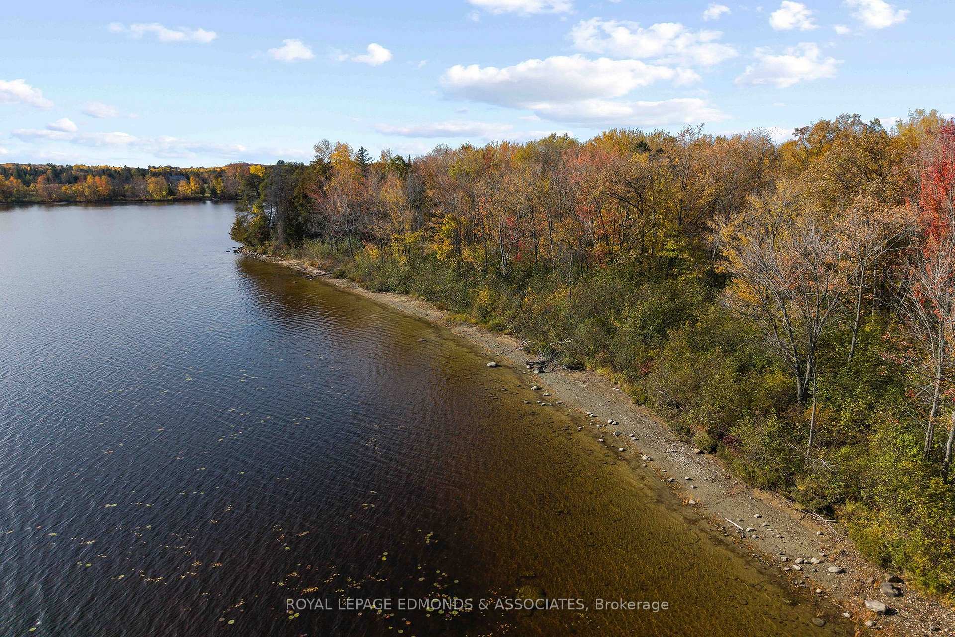 Photo 4 of 72 Hilltop Drive, Whitewater Region, Whitewater Region — HOMEH