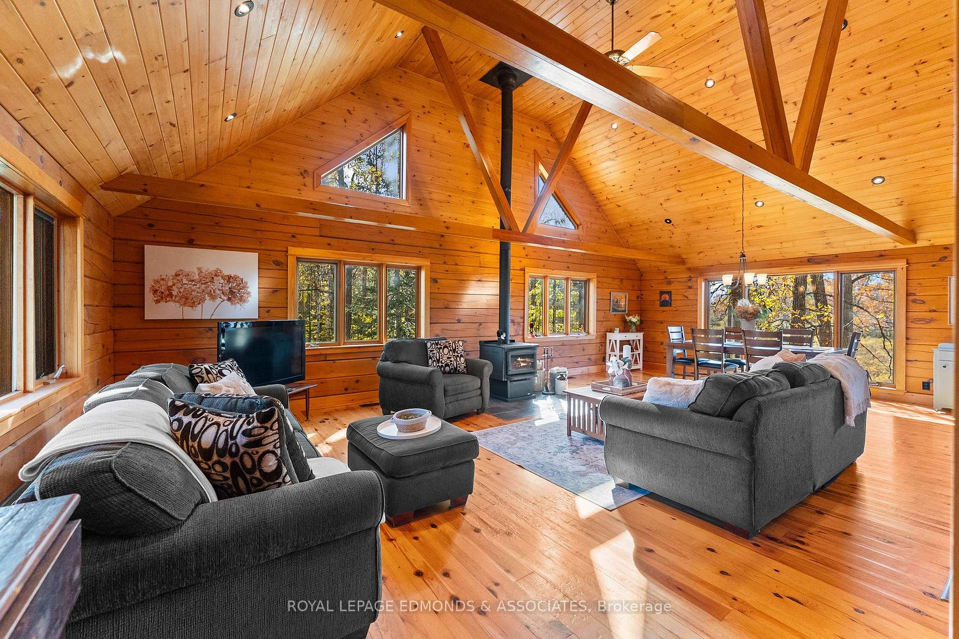 Photo 8 of 72 Hilltop Drive, Whitewater Region, Whitewater Region — HOMEH