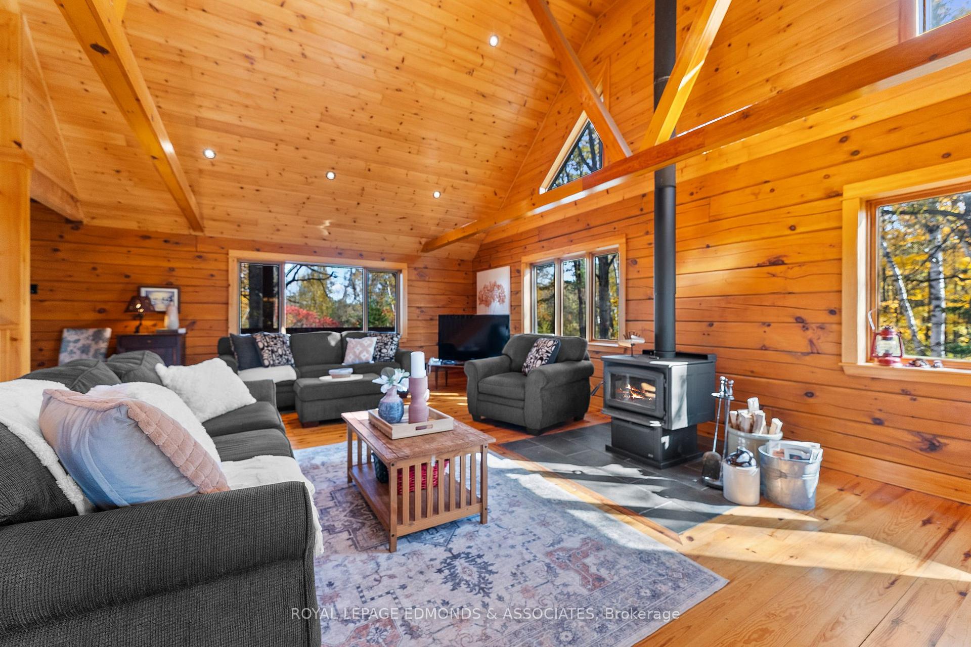 Photo 11 of 72 Hilltop Drive, Whitewater Region, Whitewater Region — HOMEH