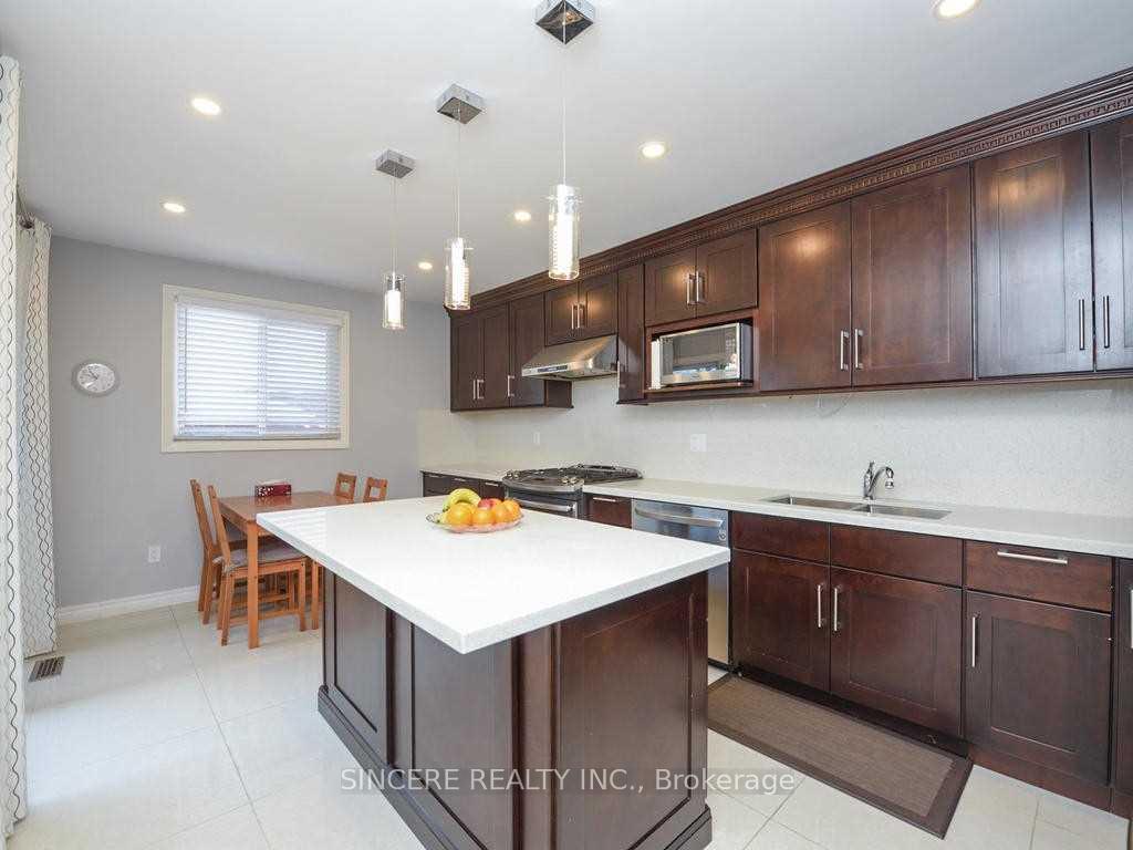 Photo 6 of 39 Kathrose Drive, North York, Pleasant View — HOMEH