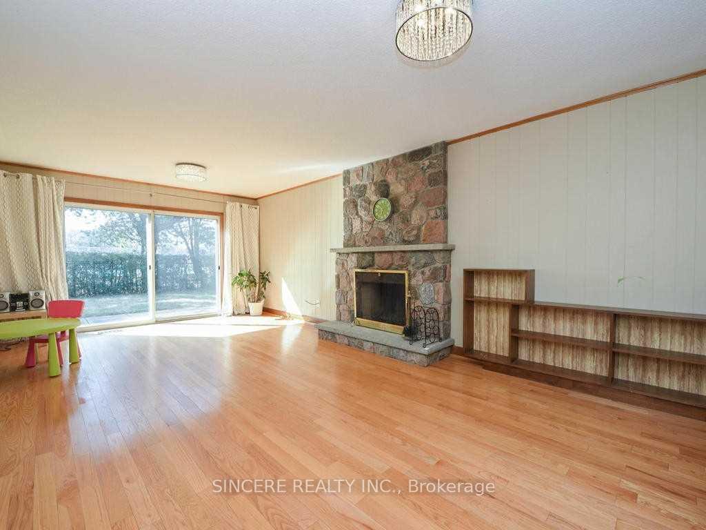 Photo 7 of 39 Kathrose Drive, North York, Pleasant View — HOMEH
